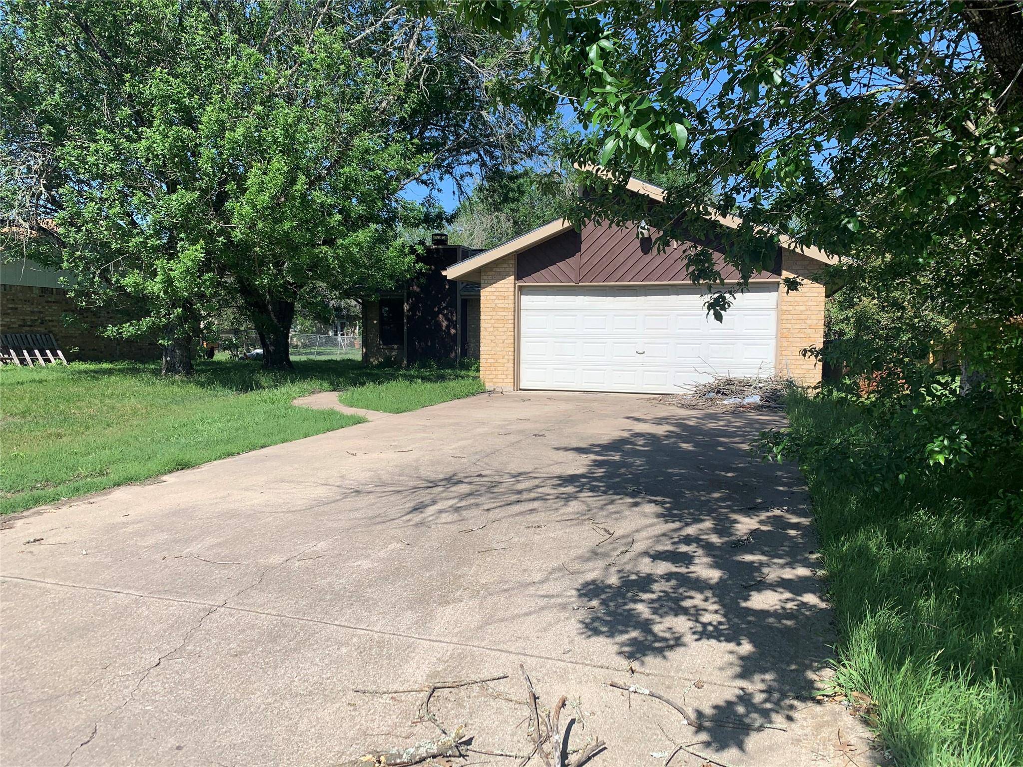 Lockhart, TX 78644,810 San Jacinto ST