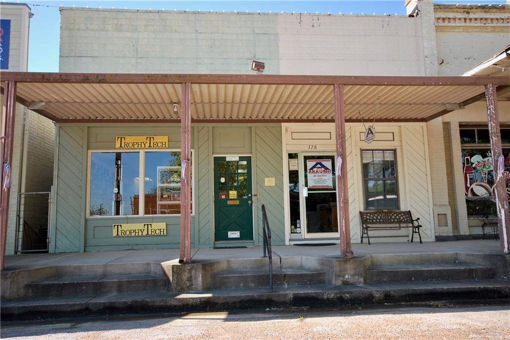 Flatonia, TX 78941,130 E South Main ST