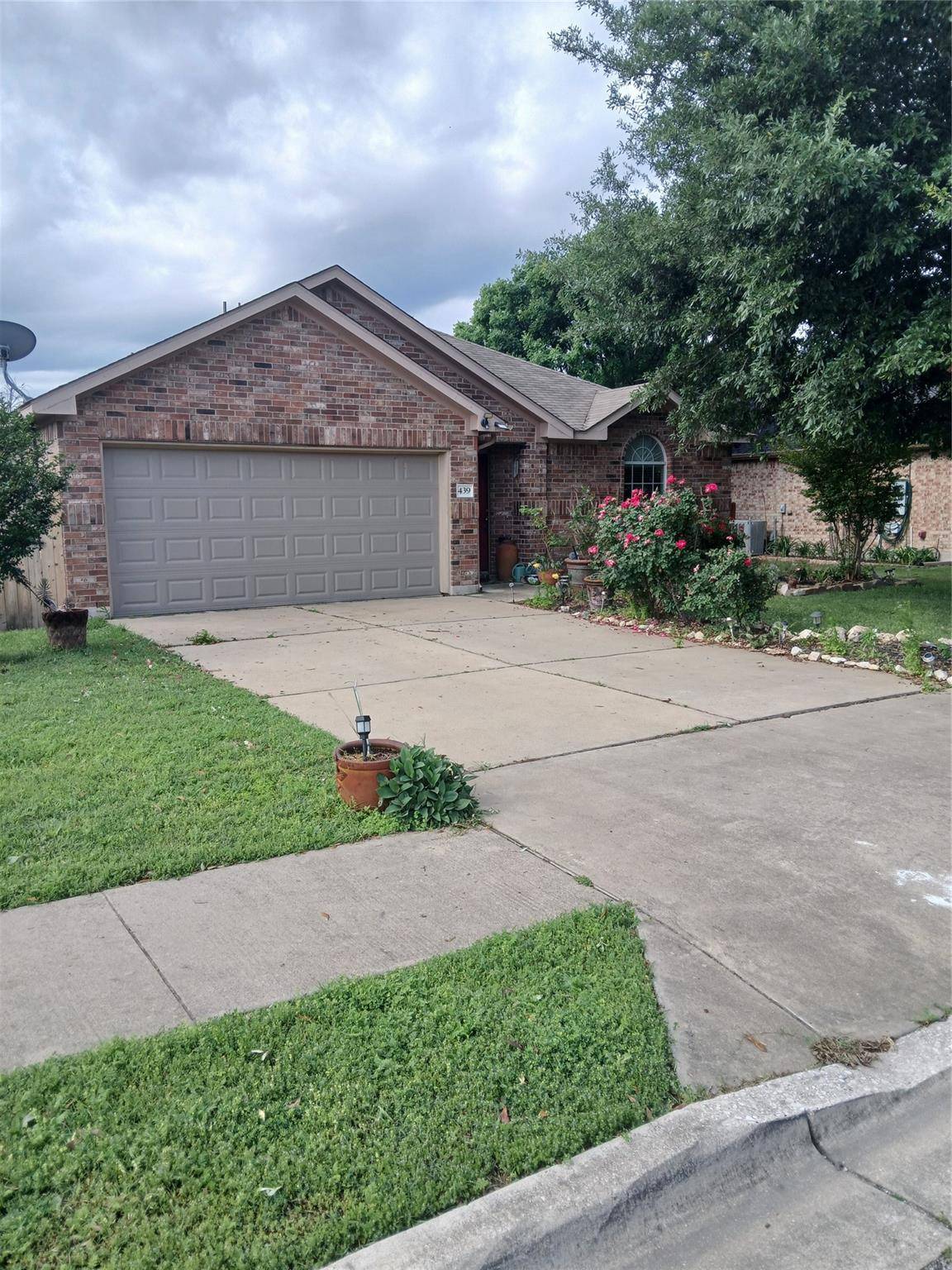 Hutto, TX 78634,439 Swenson DR