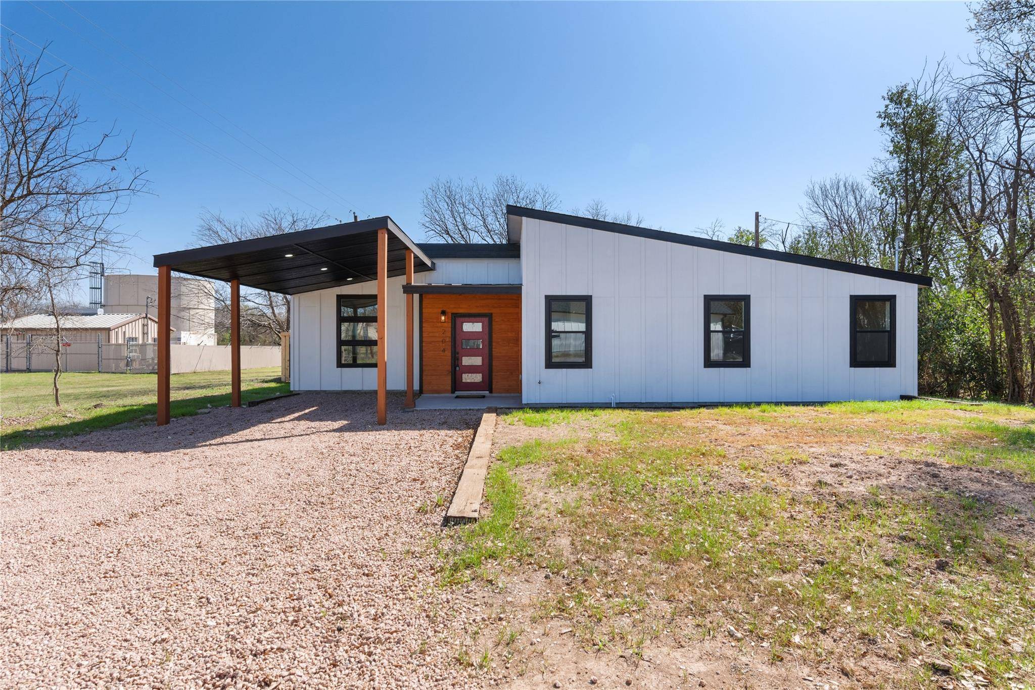 Johnson City, TX 78636,204 N Avenue J