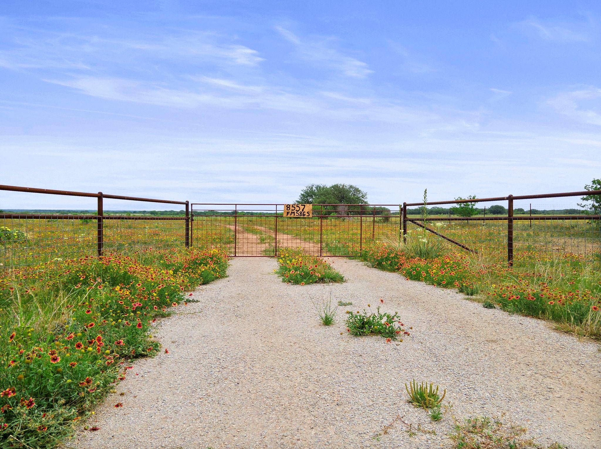 Bangs, TX 76823,8557 Fm-586