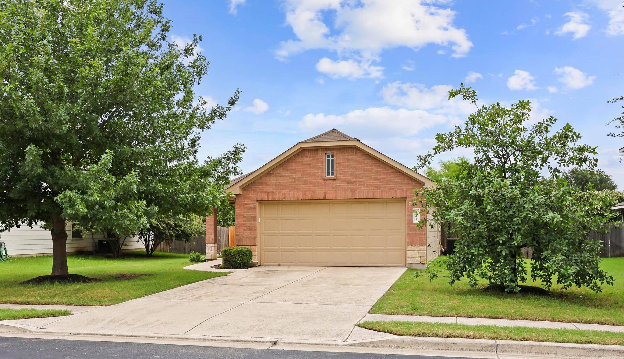 Hutto, TX 78634,221 Foxglove DR