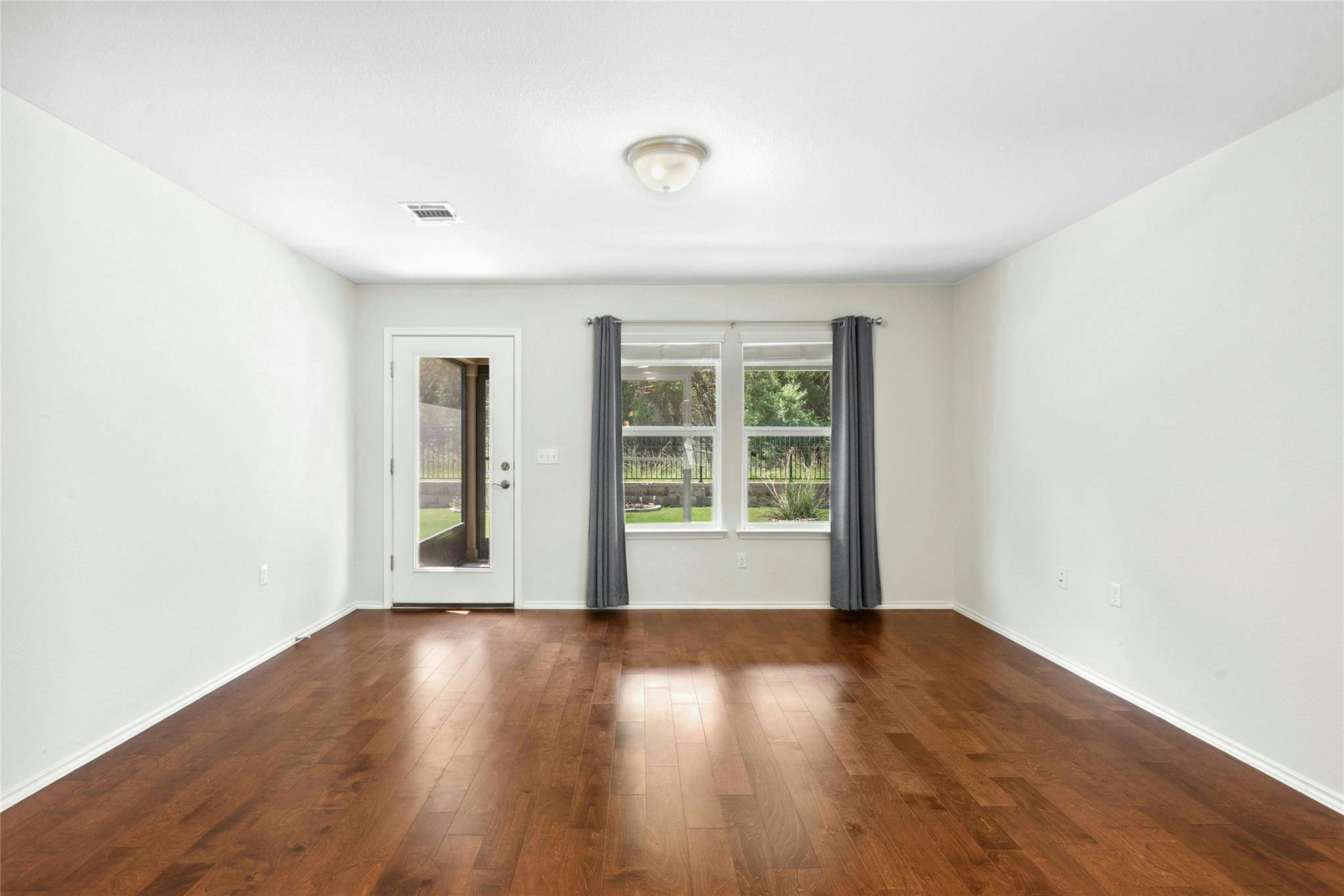 Georgetown, TX 78633,225 Hobby ST