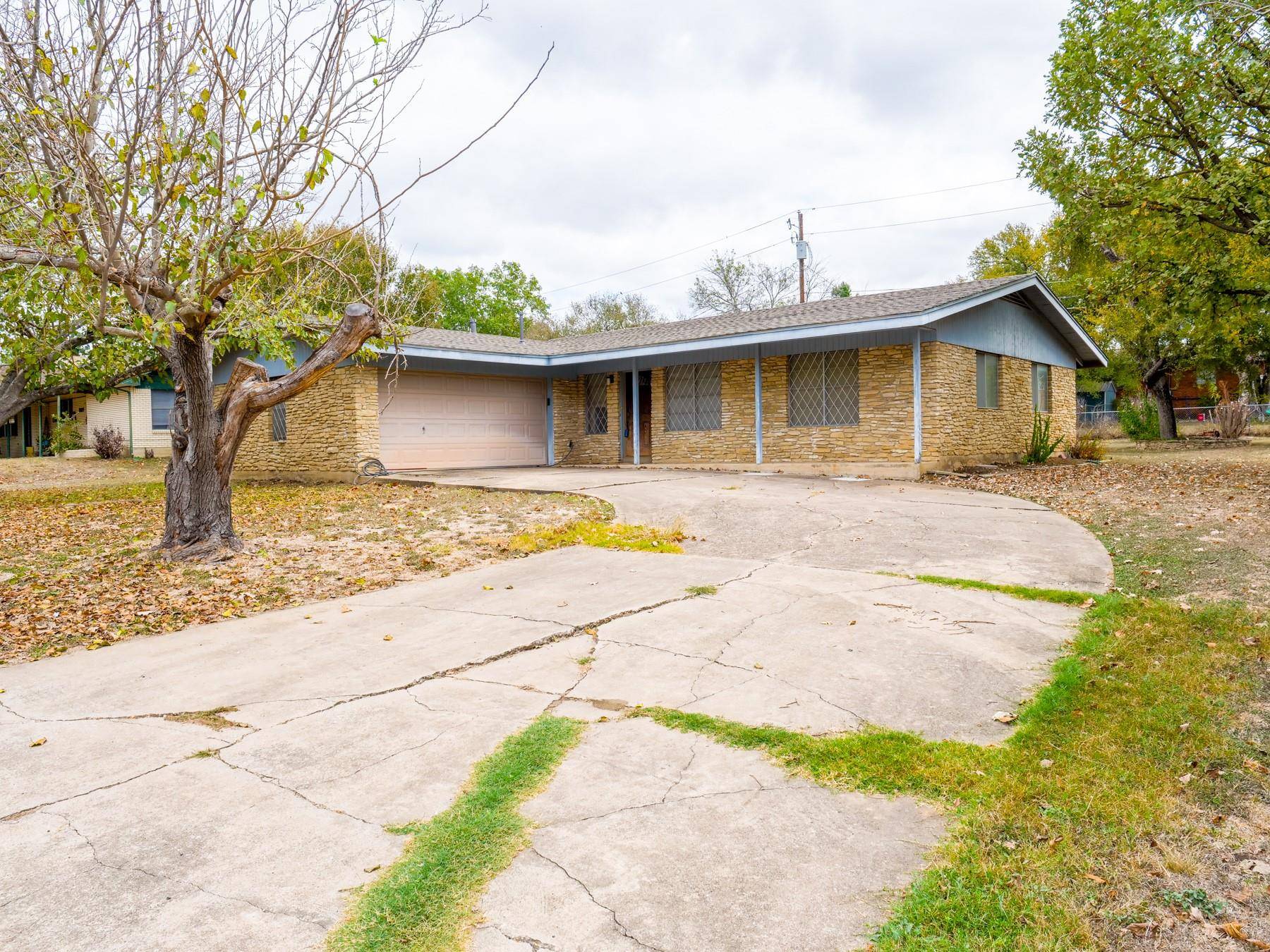 Marble Falls, TX 78654,1107 Elm LN