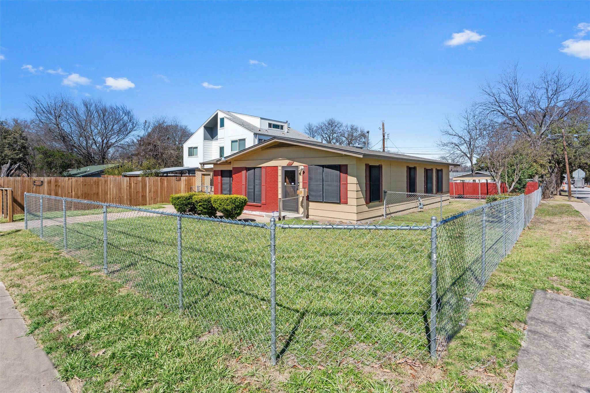 Austin, TX 78704,1000 S Center ST