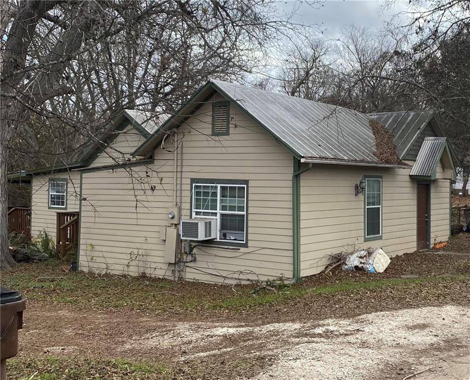 Lockhart, TX 78644,620 Red River ST