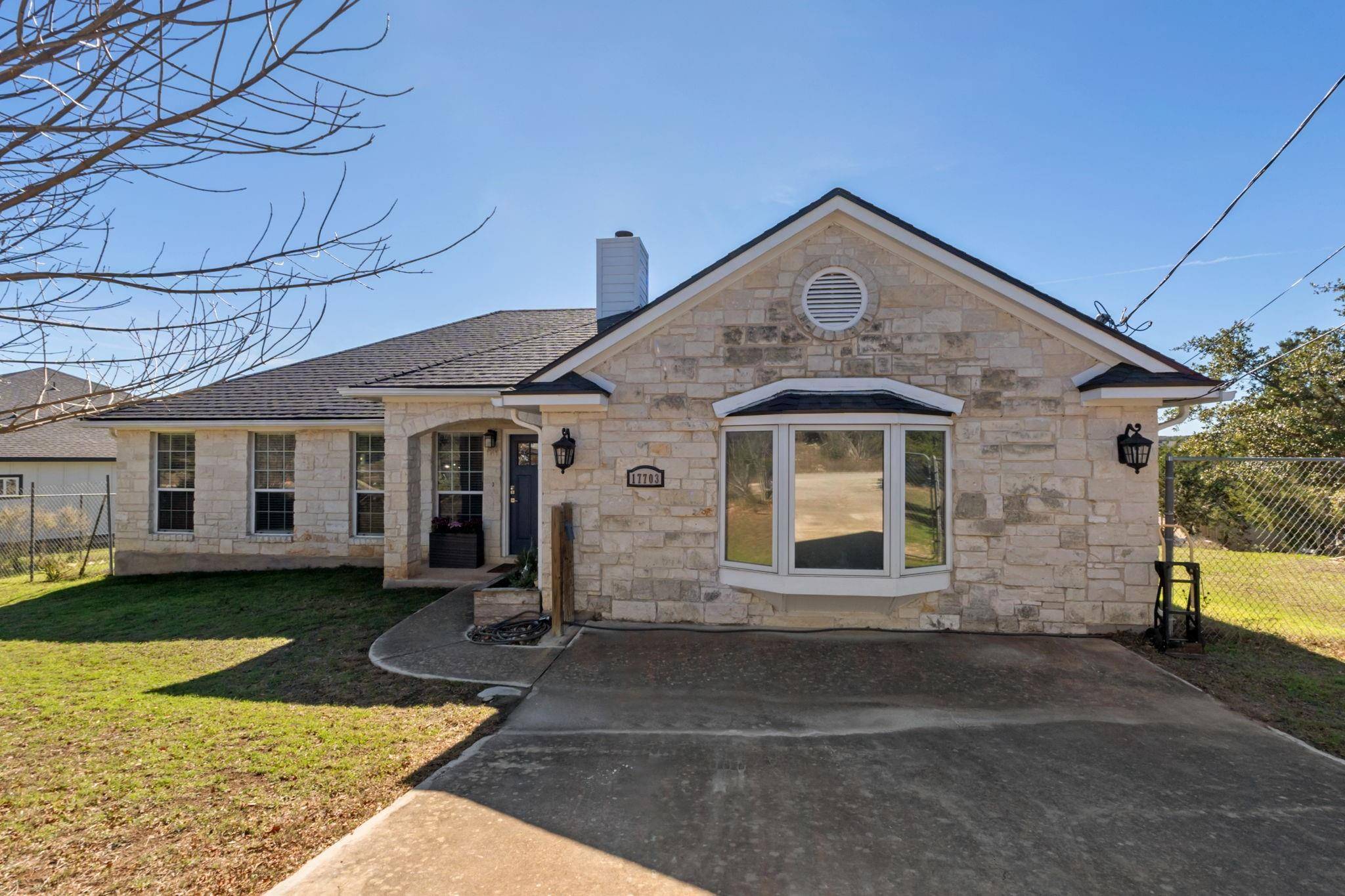 Dripping Springs, TX 78620,17703 Village DR