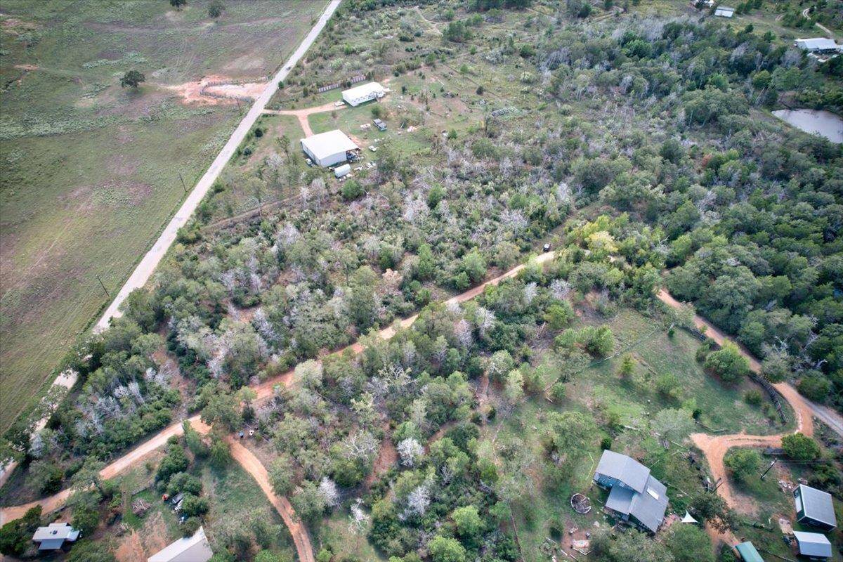 Smithville, TX 78957,123 ABBEY LN