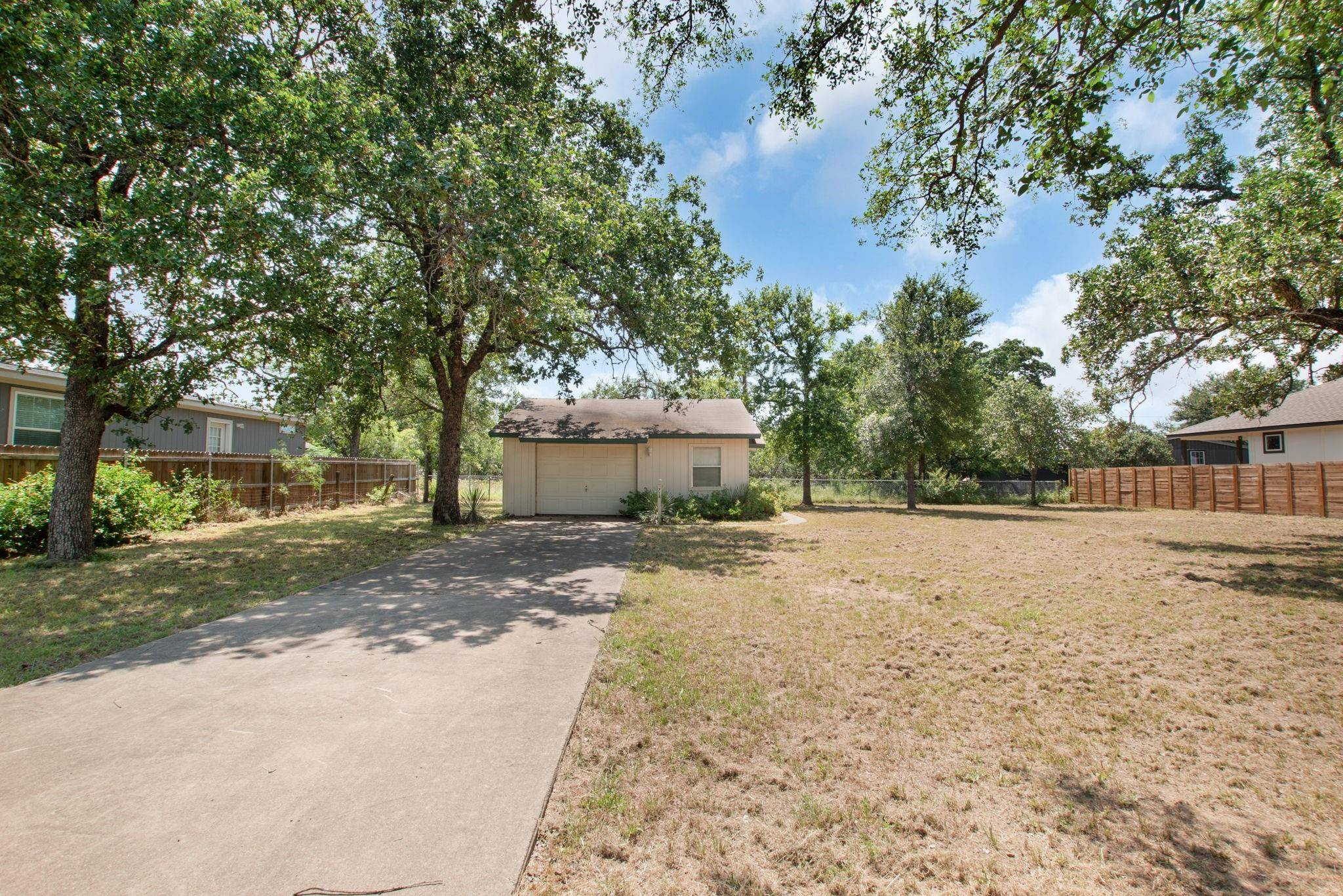 Horseshoe Bay, TX 78657,714 Pine LN
