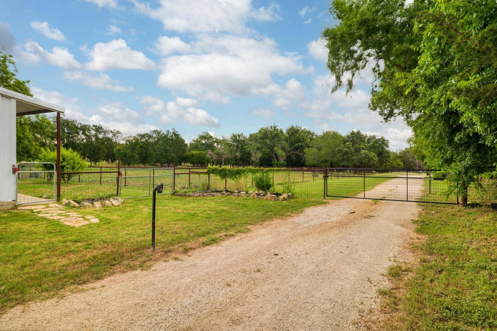 Liberty Hill, TX 78642,450 CR 203