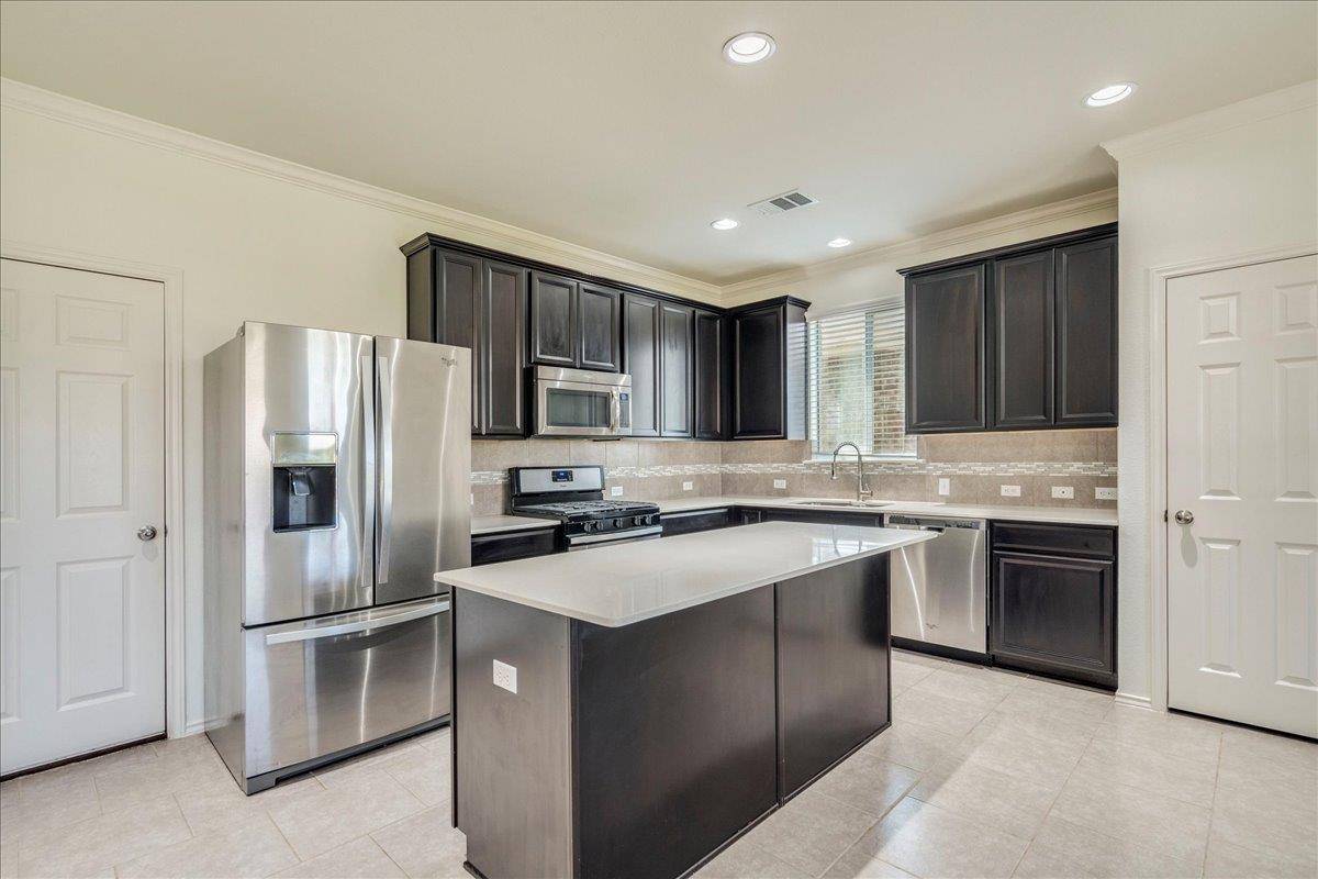 Buda, TX 78610,186 Sundown Ave