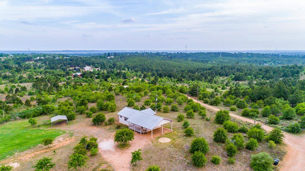 Smithville, TX 78957,121 Hudson RD