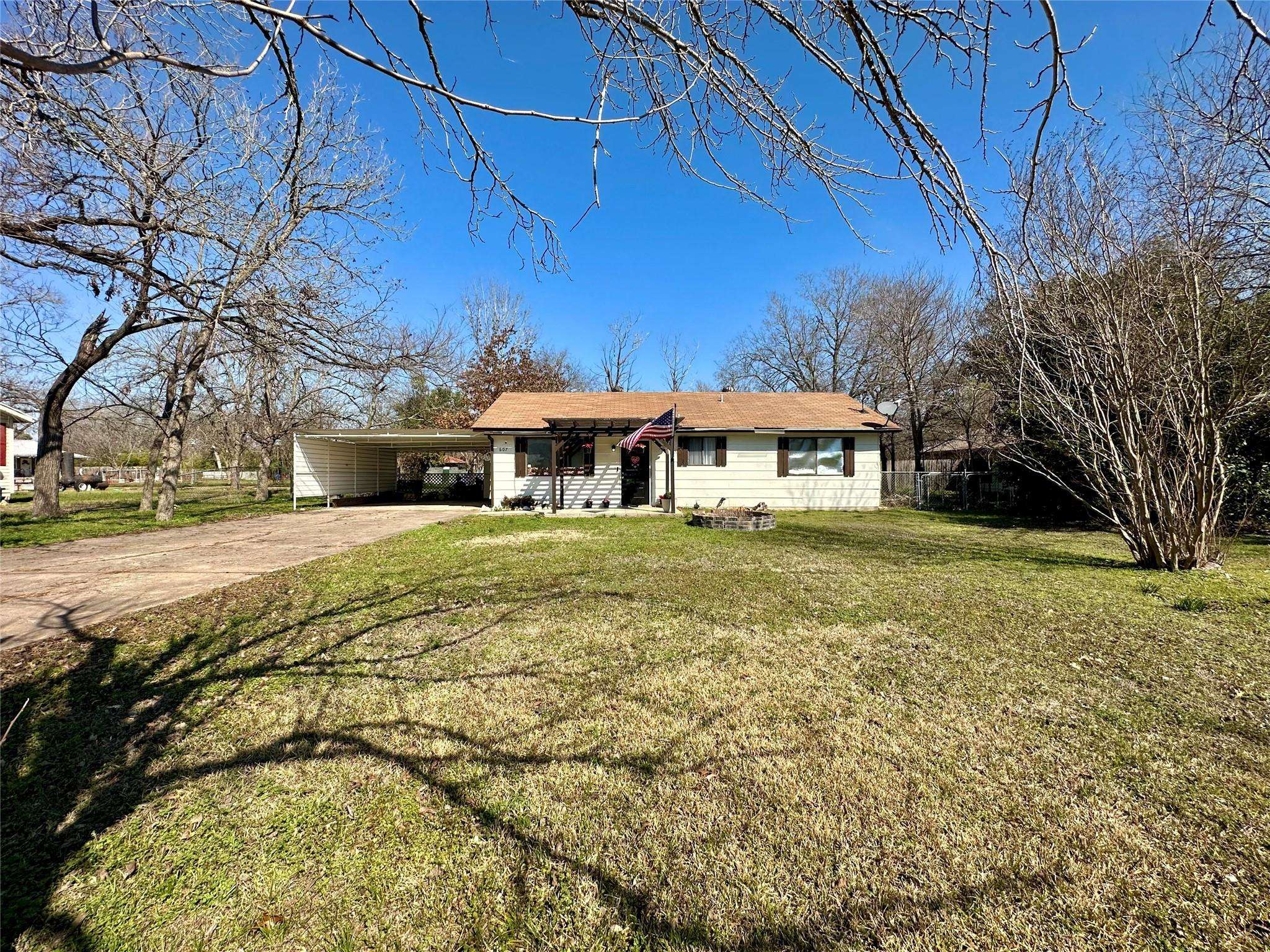 Elgin, TX 78621,607 N Avenue H