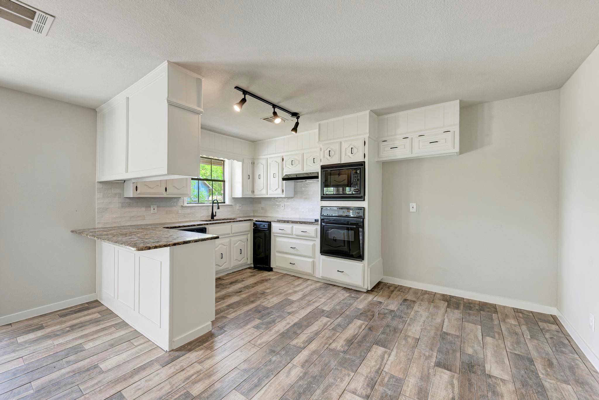 Salado, TX 76571,2365 Hackberry RD