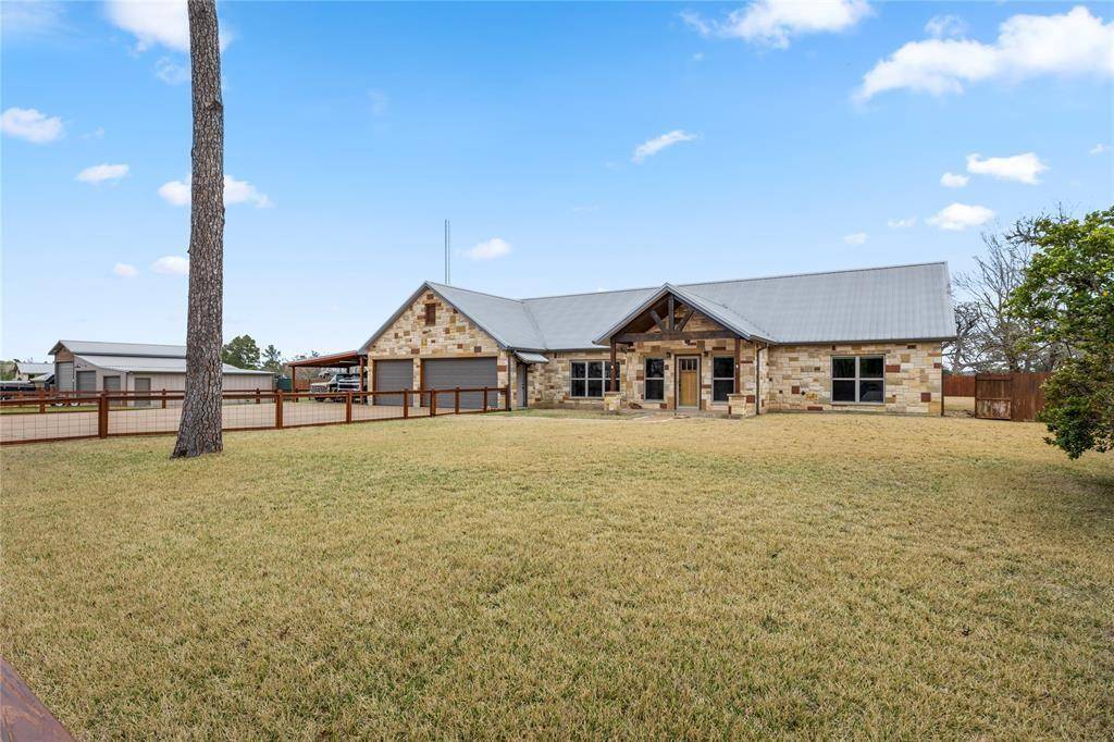 Smithville, TX 78957,125 Village Forest DR