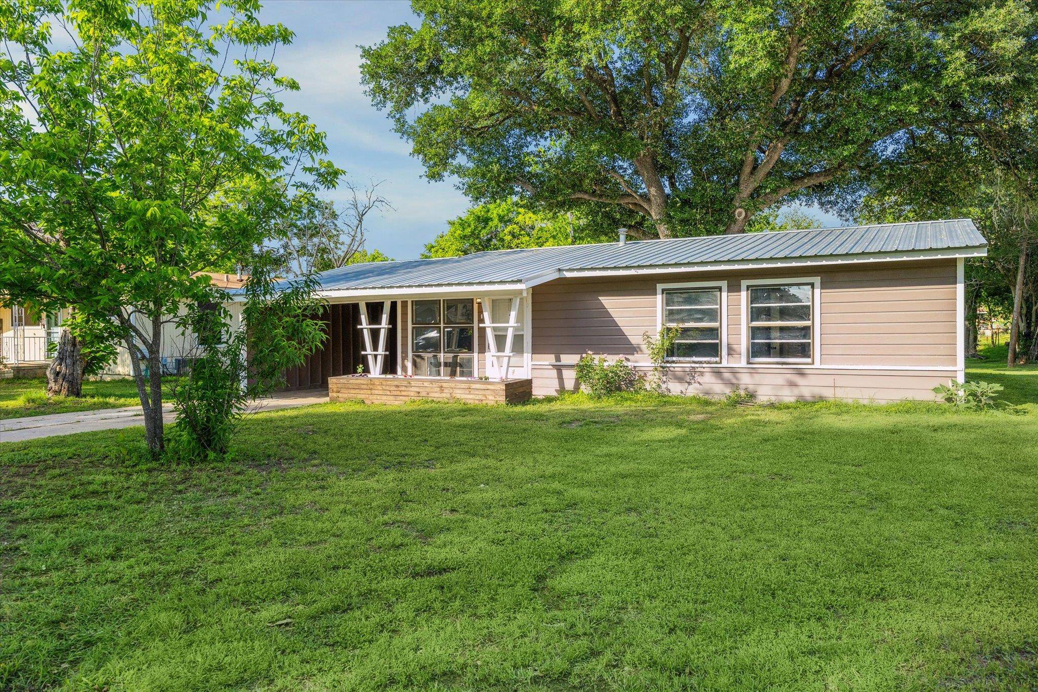 Rockdale, TX 76567,710 Dyer ST