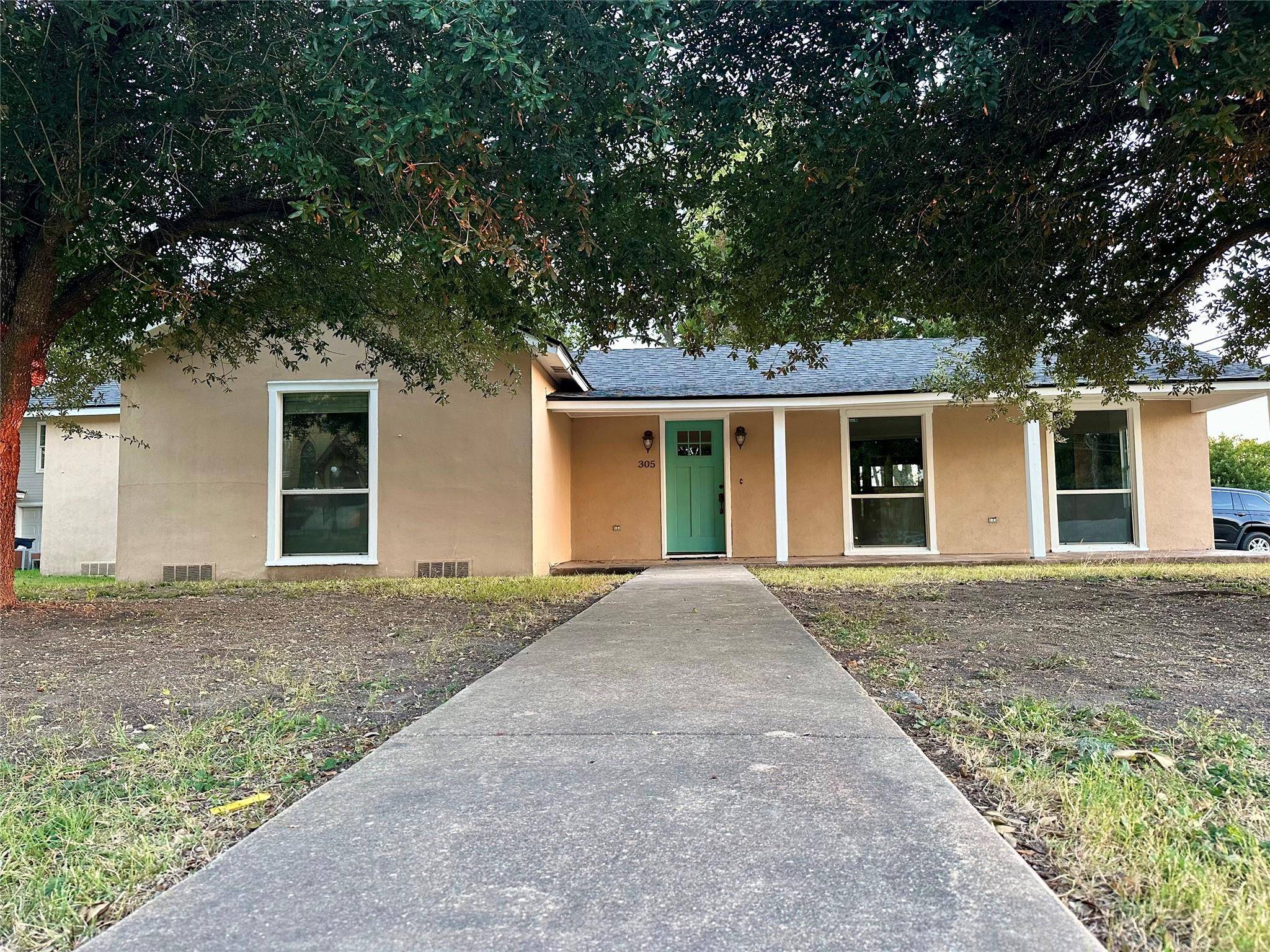 Granger, TX 76530,305 W Davilla ST