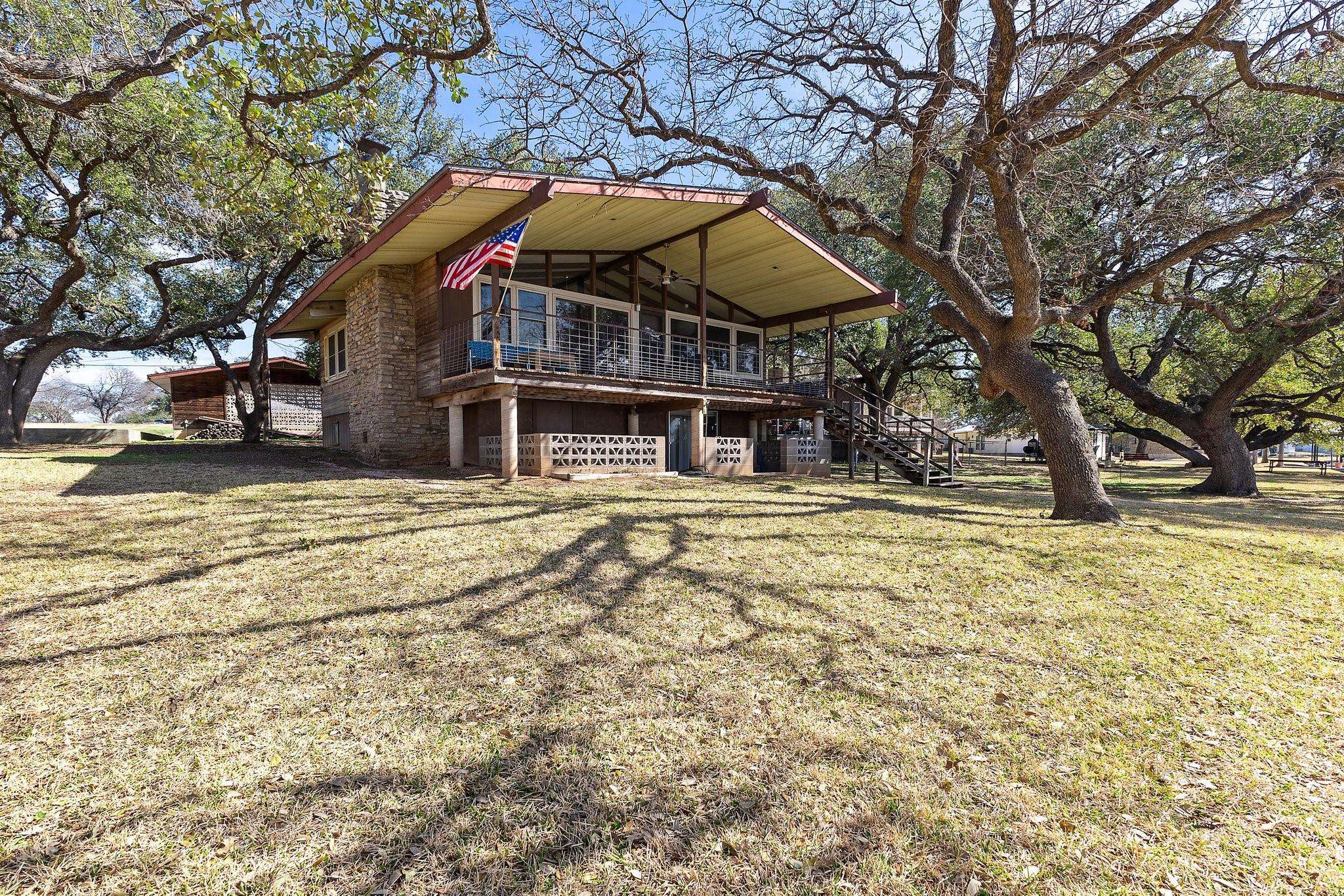 Sunrise Beach, TX 78643,280 E Lakeshore DR