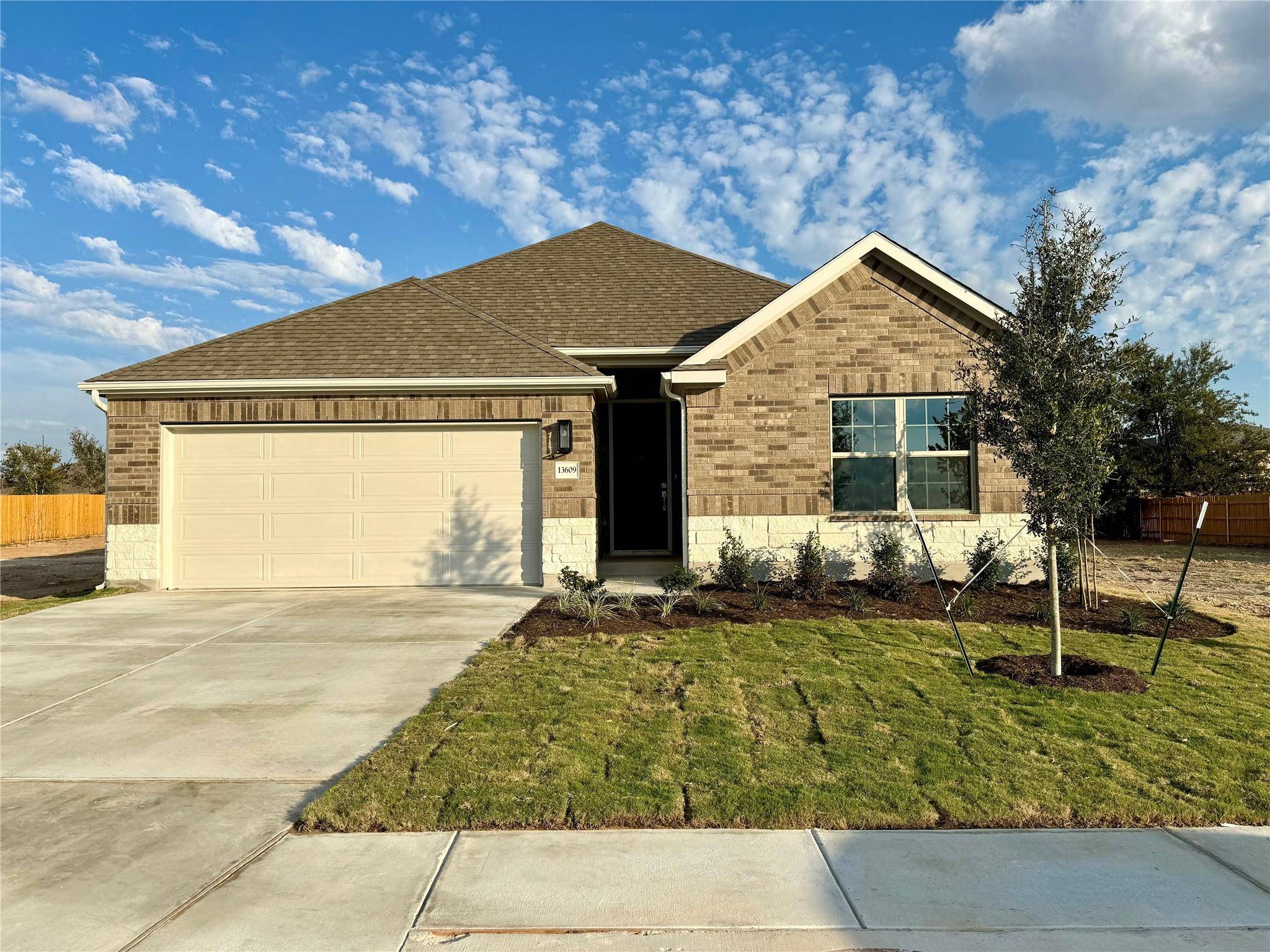 Elgin, TX 78621,13609 Barn Chime ST