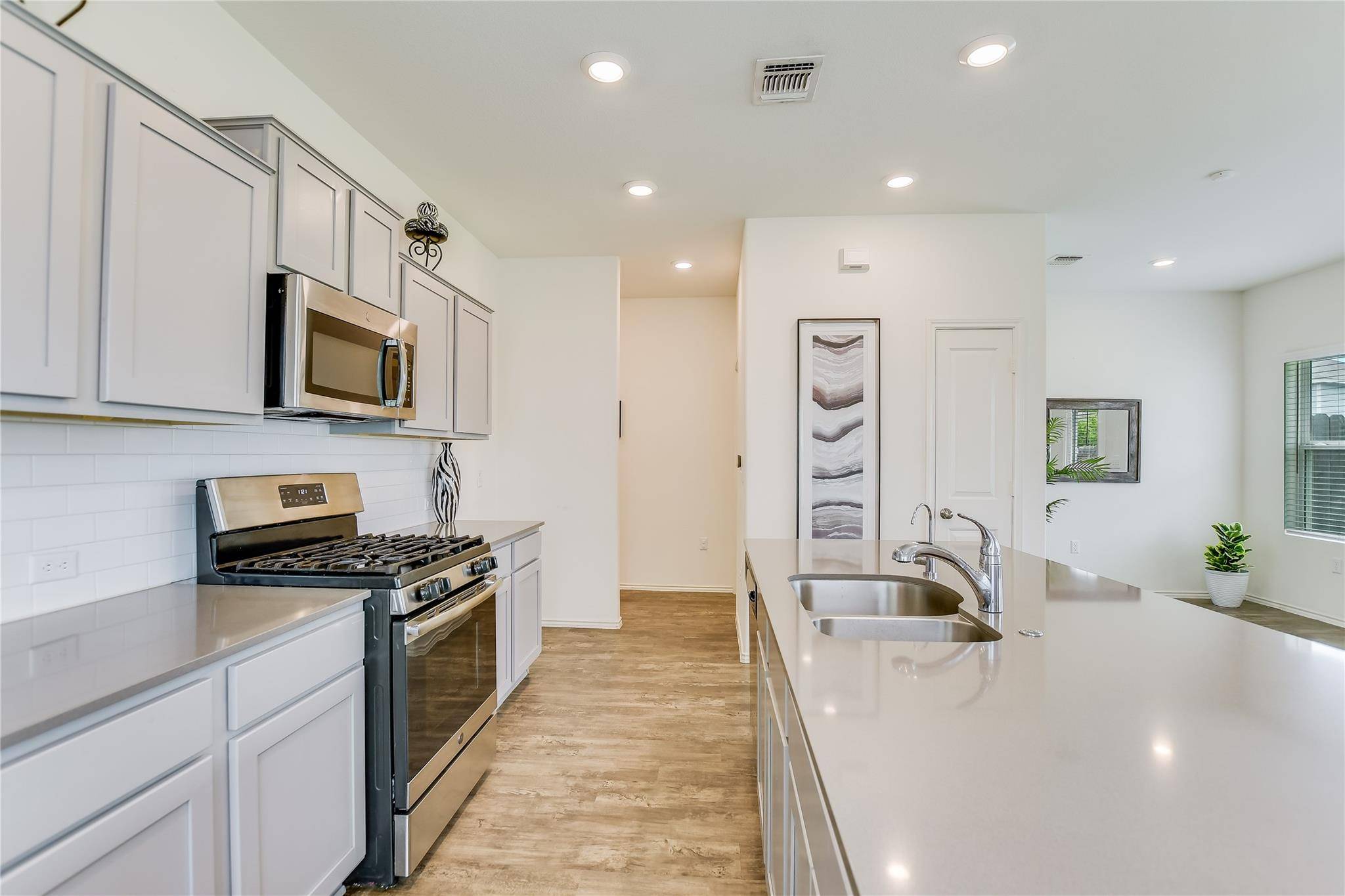 Del Valle, TX 78617,15205 Spruce Frost CV #B