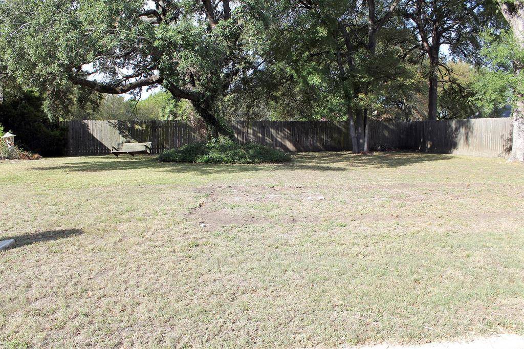 Lockhart, TX 78644,1704 Century Oaks DR