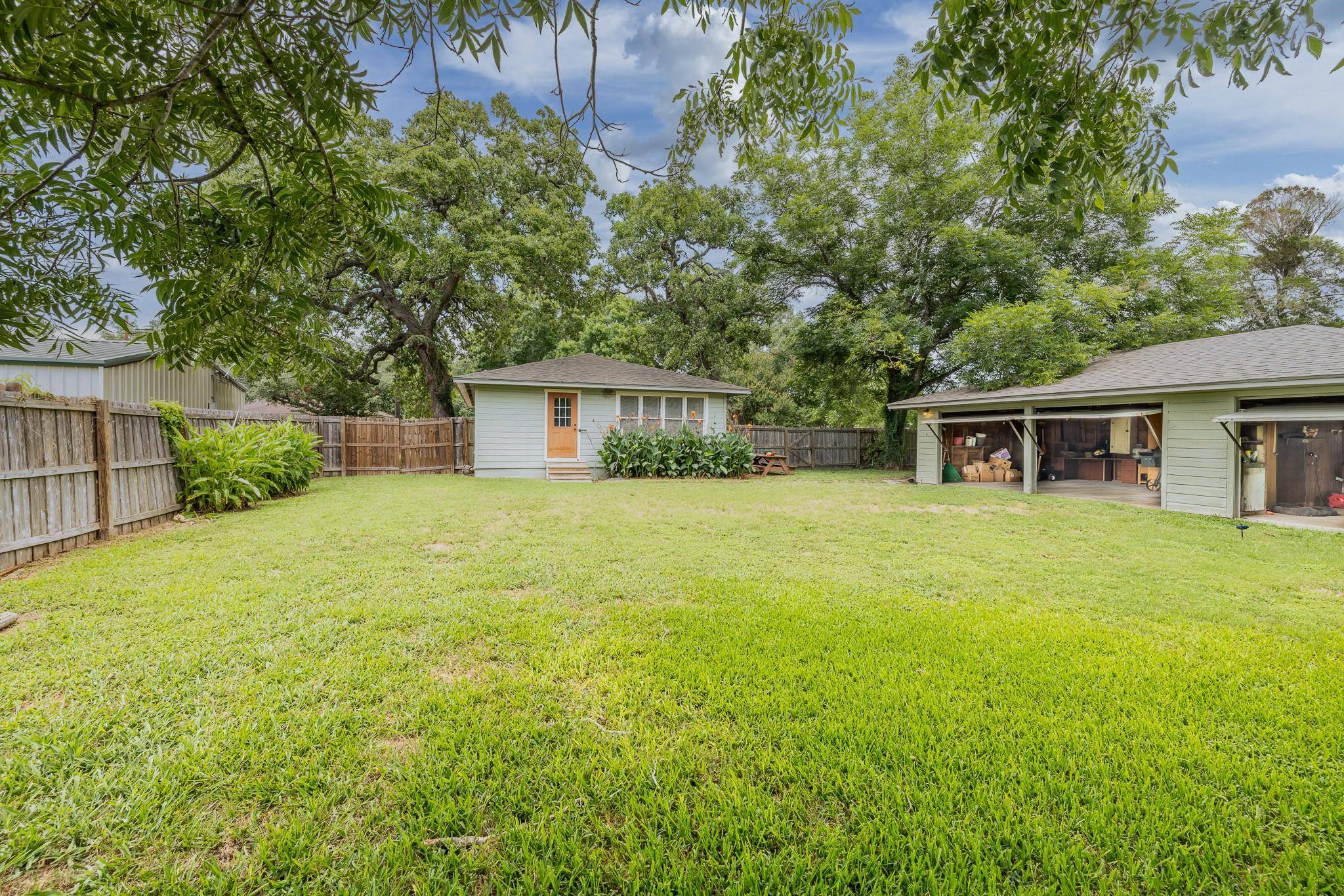 Gonzales, TX 78629,1616 Saint Michael ST