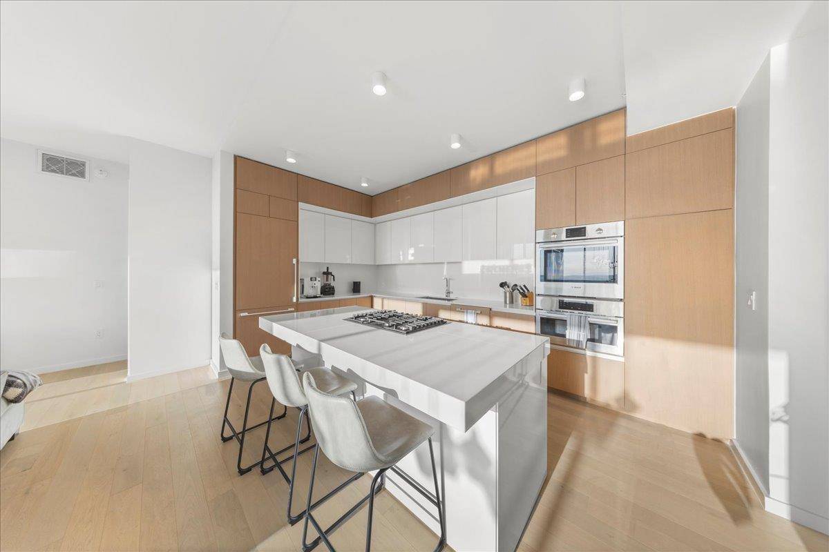 Austin, TX 78701,313 W 17th ST #1204