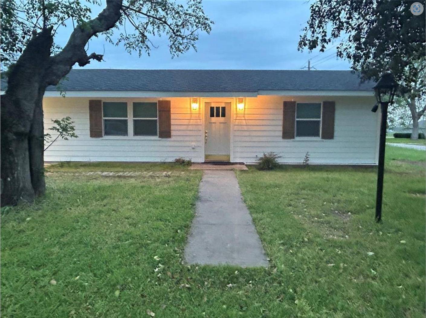 Smithville, TX 78957,309 Lynch ST
