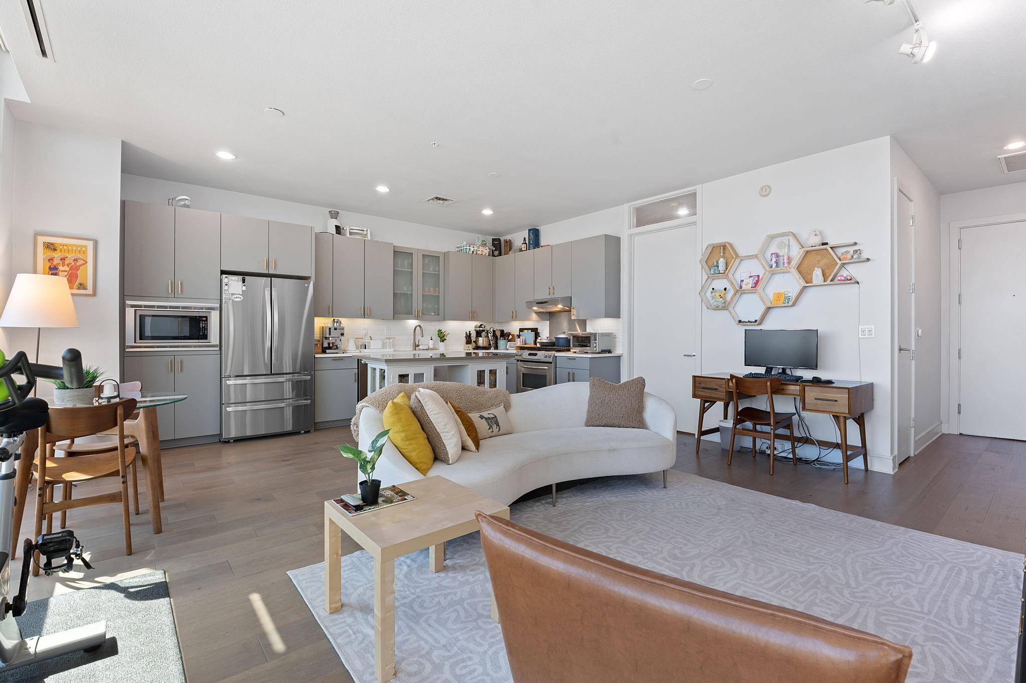 Austin, TX 78701,555 E 5th ST #817