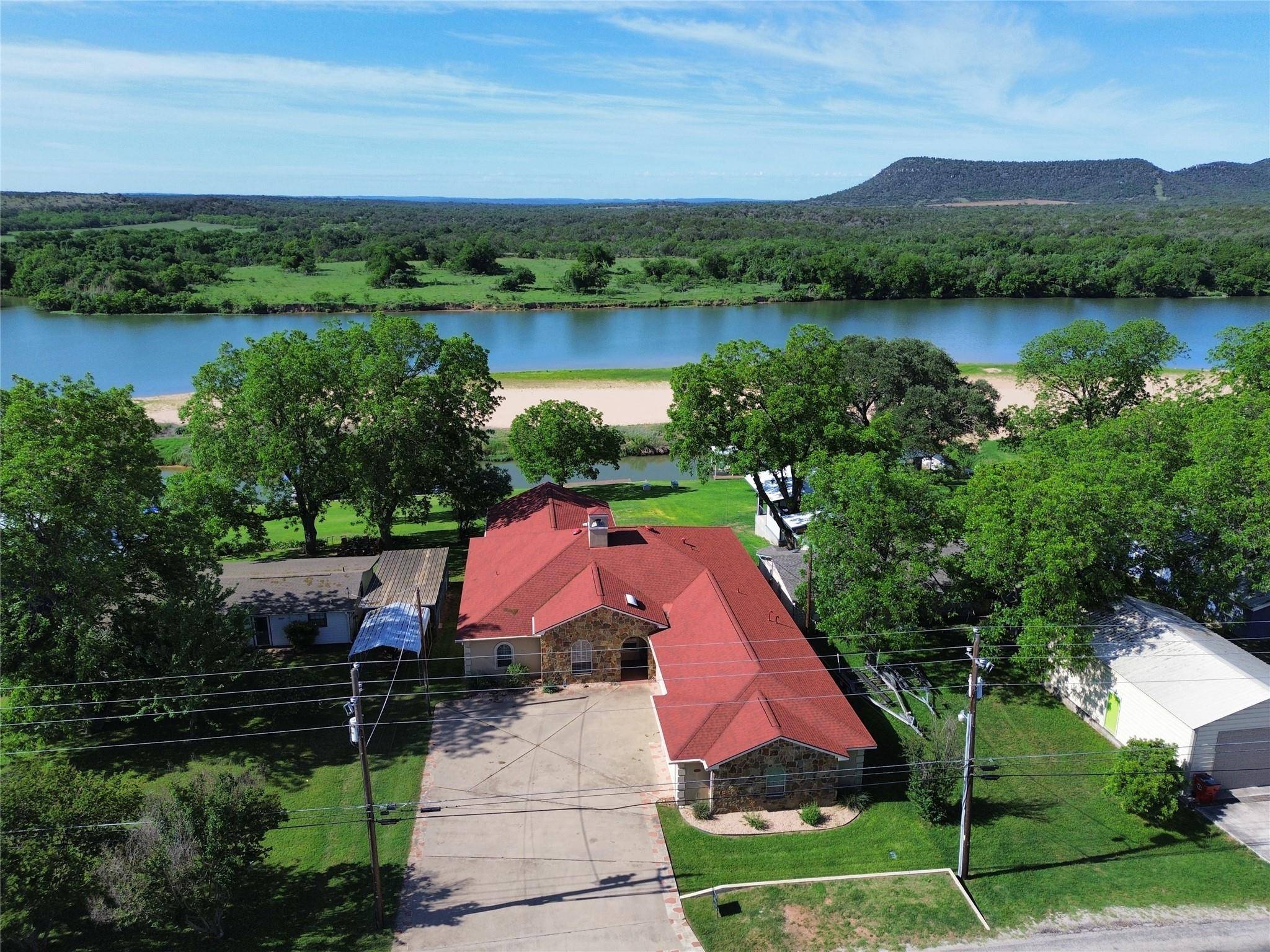 Kingsland, TX 78639,3320 River Oaks DR