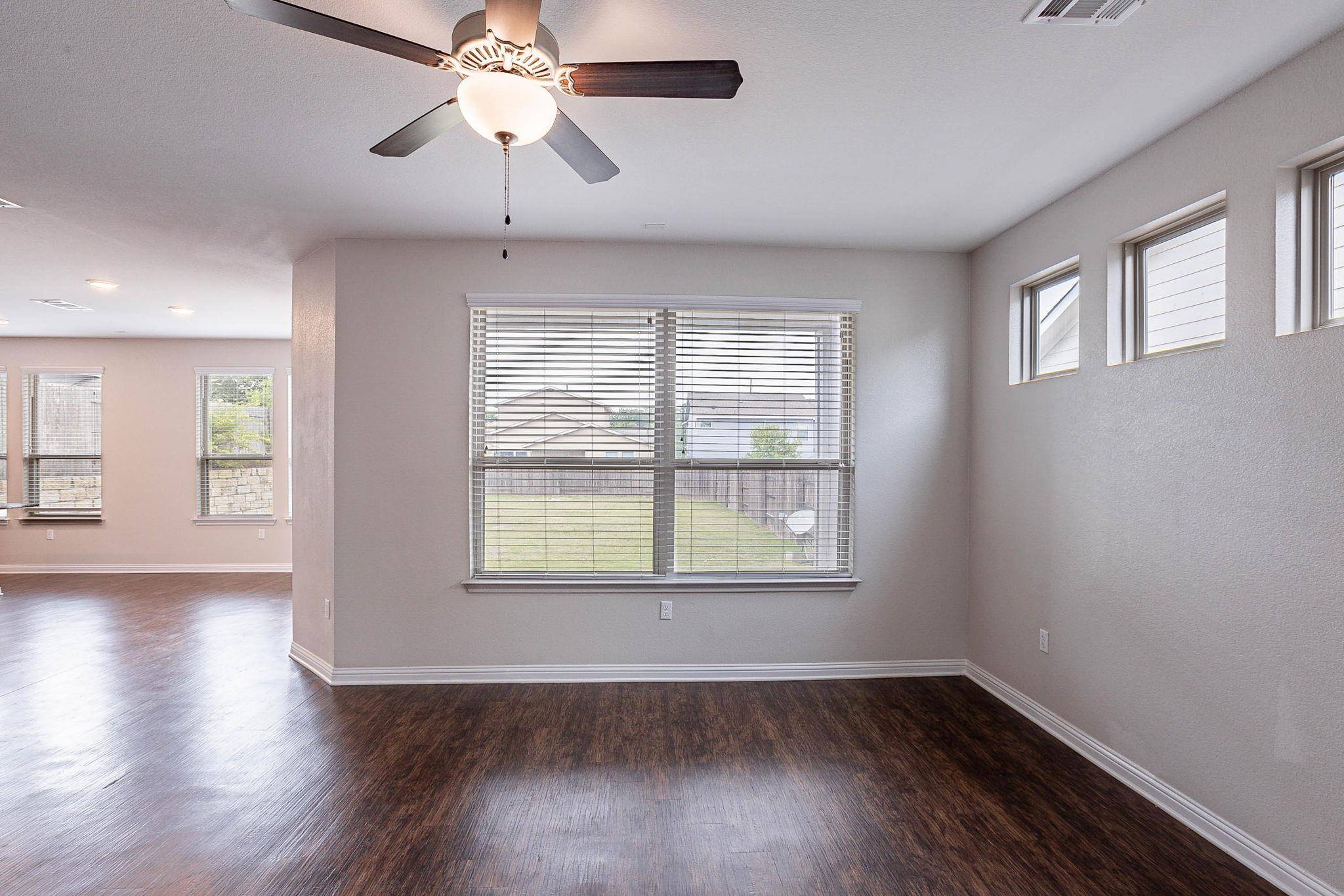 Austin, TX 78744,5816 Monmarte CV