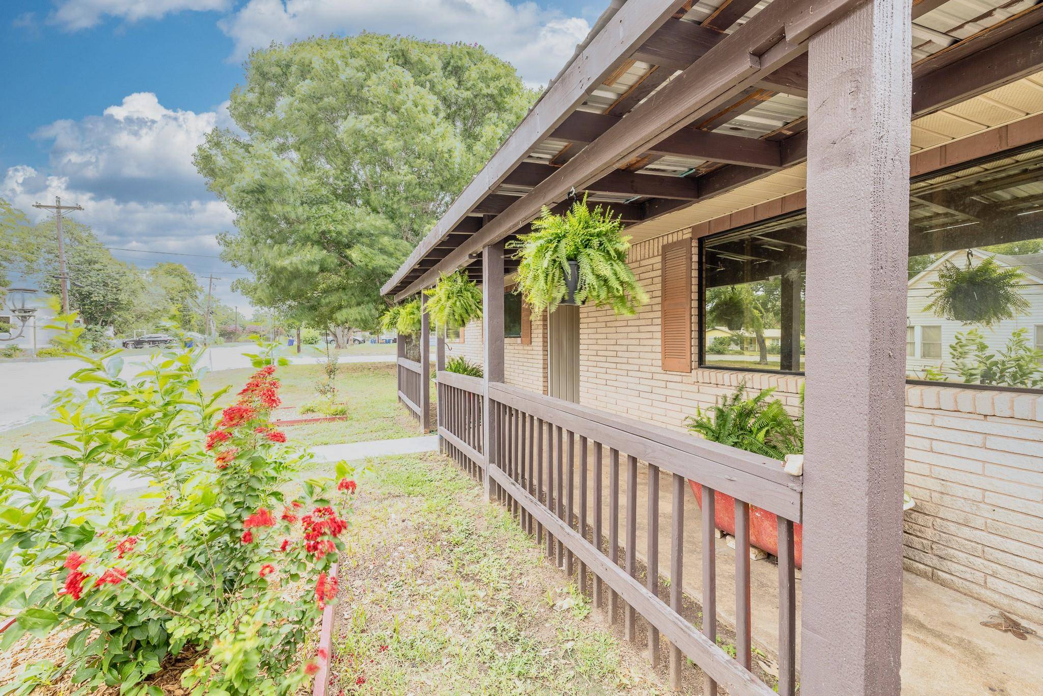 Gonzales, TX 78629,705 Dunning ST