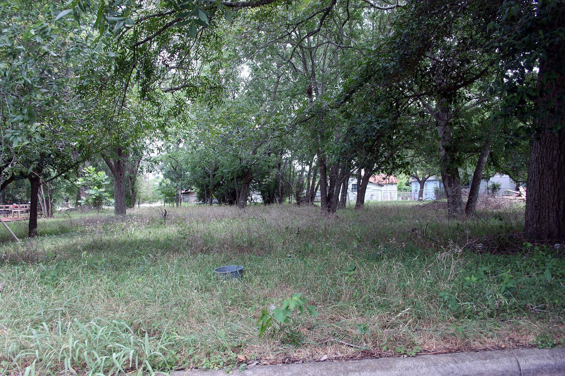 Lockhart, TX 78644,00 Laredo ST