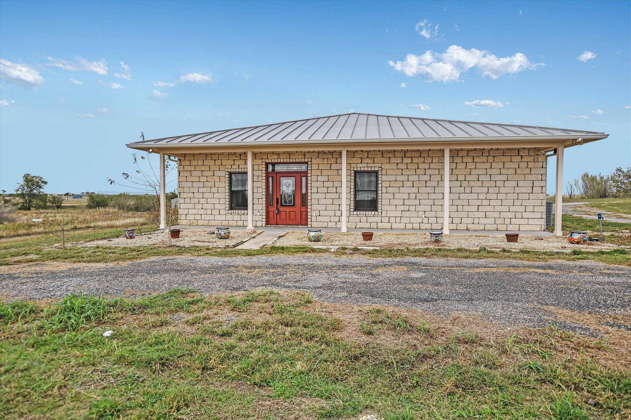 Granger, TX 76530,990 CR 331