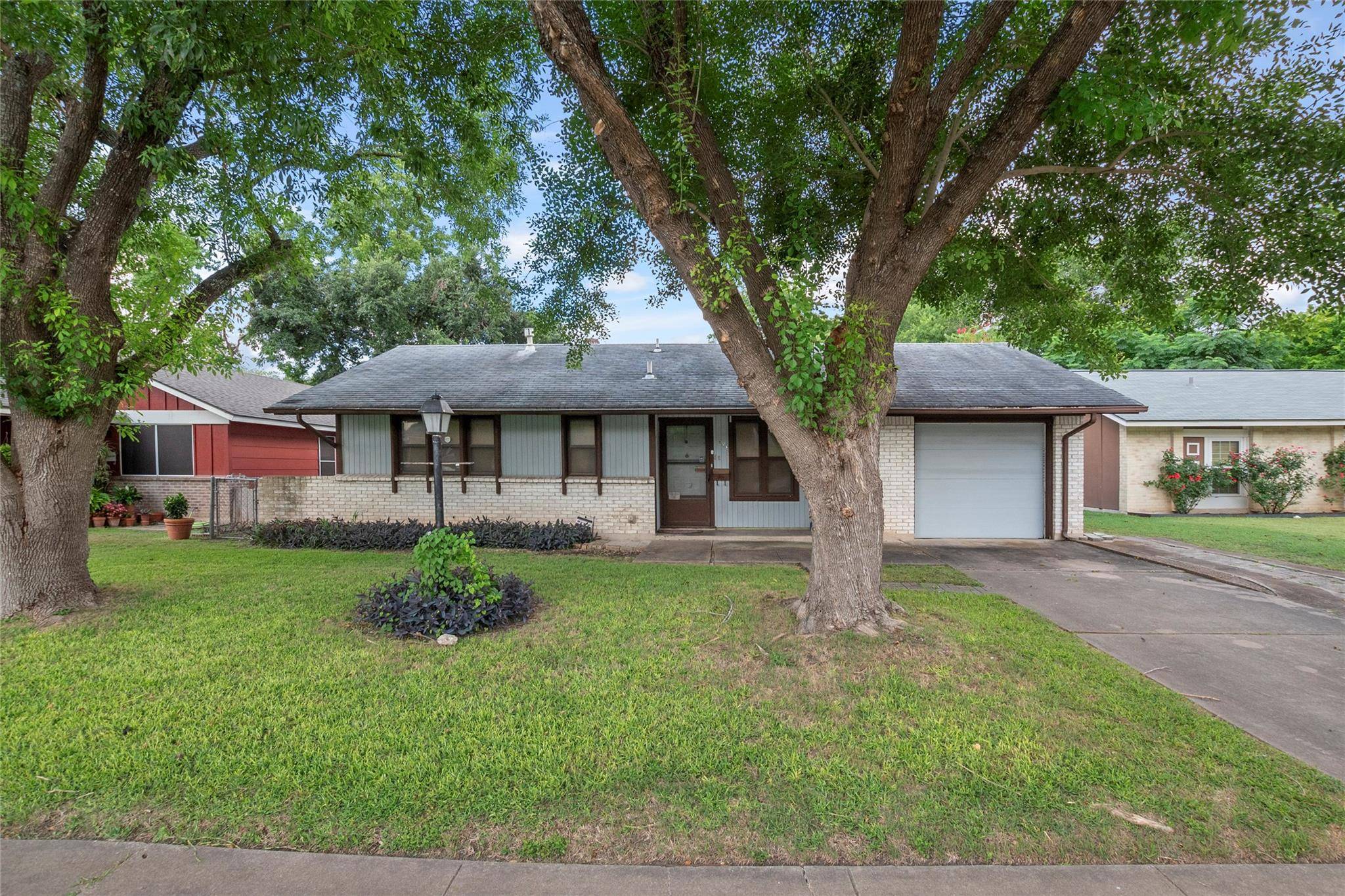 Austin, TX 78745,803 King Albert ST