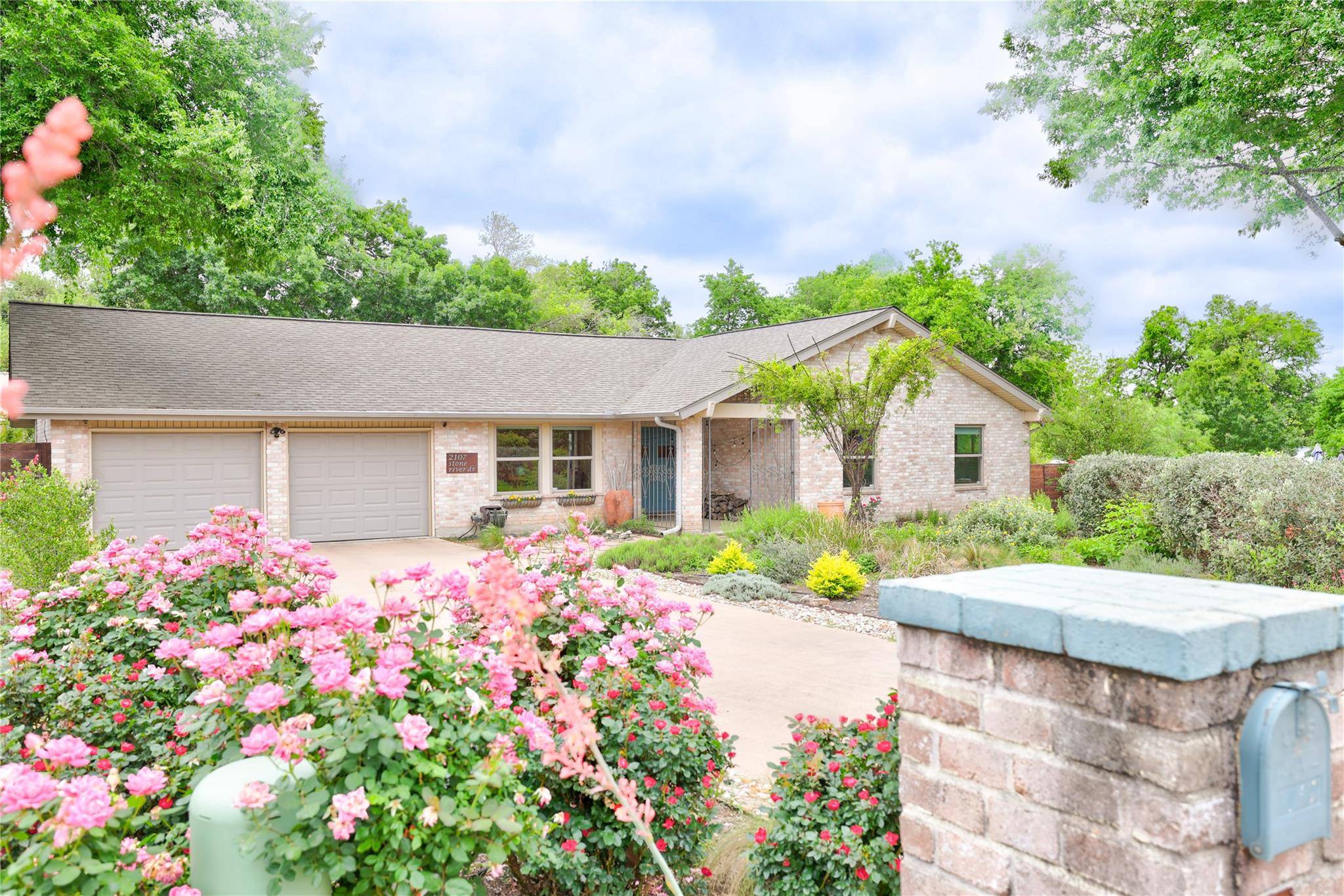 Austin, TX 78745,2107 Stone River DR