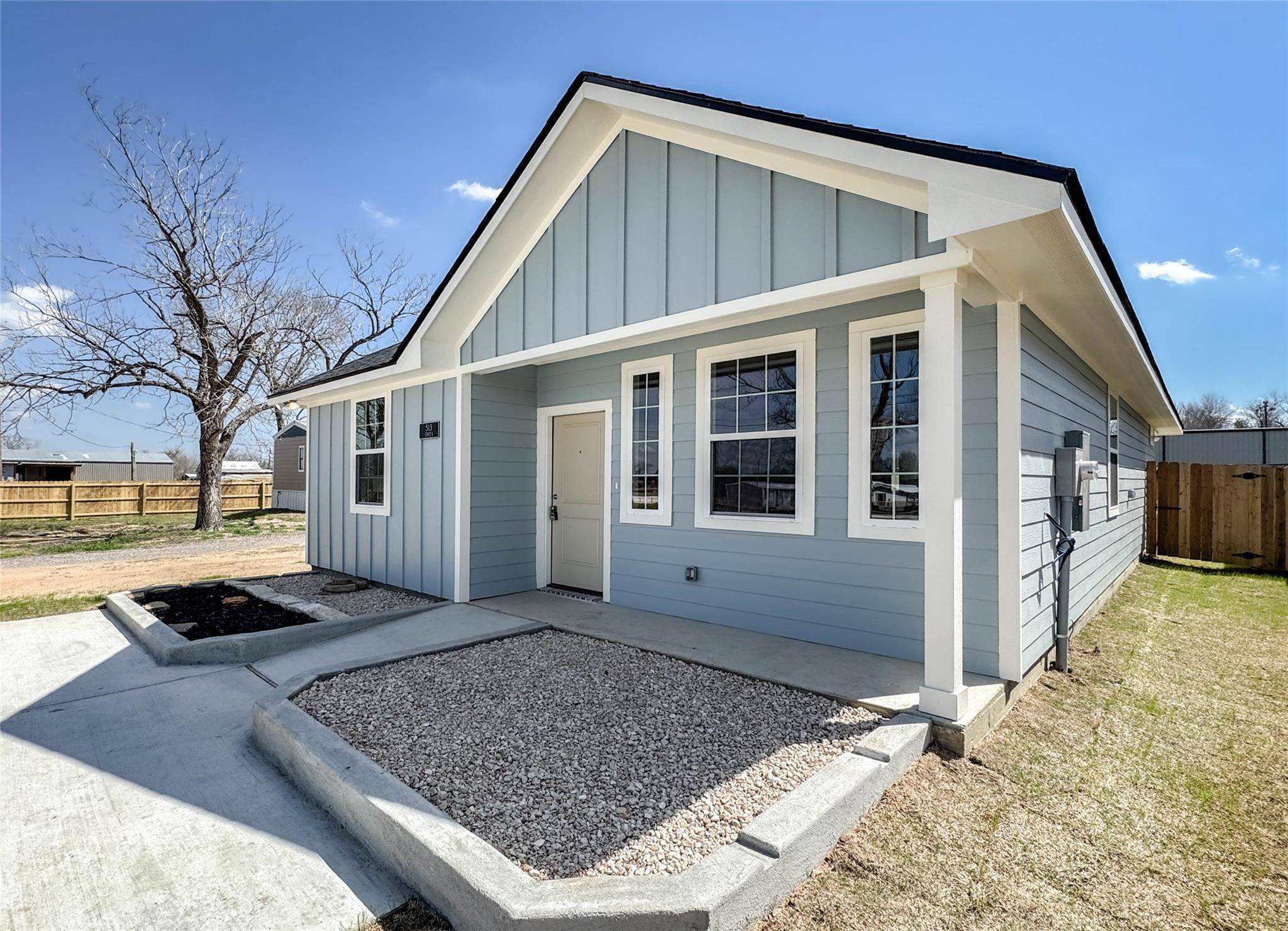 Franklin, TX 77856,513 E Railroad Street #1
