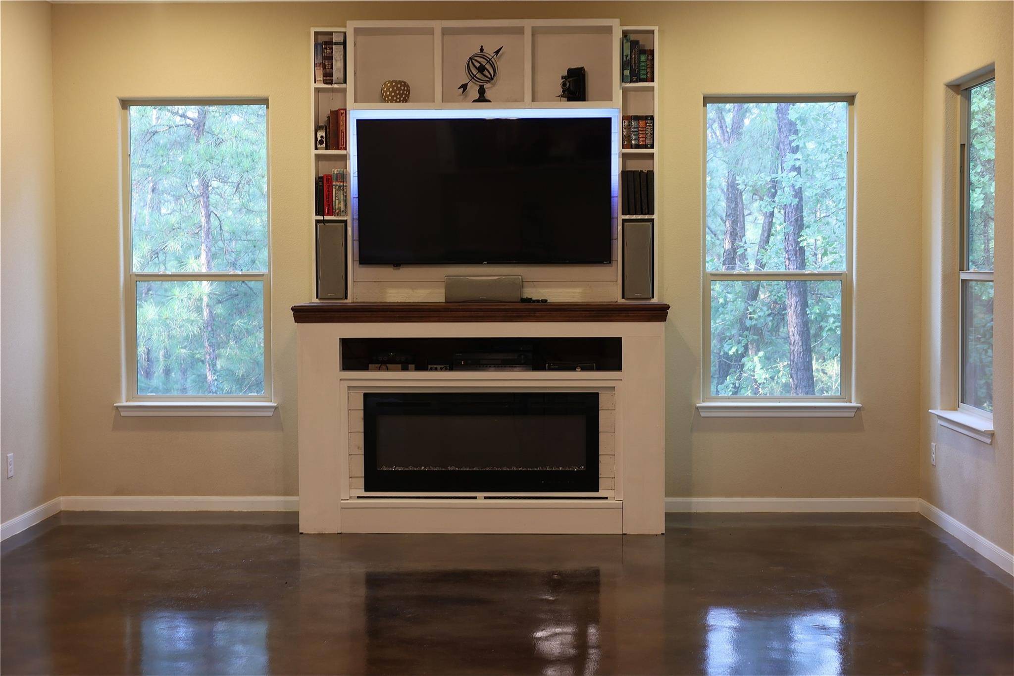 Bastrop, TX 78602,208 Akaloa DR