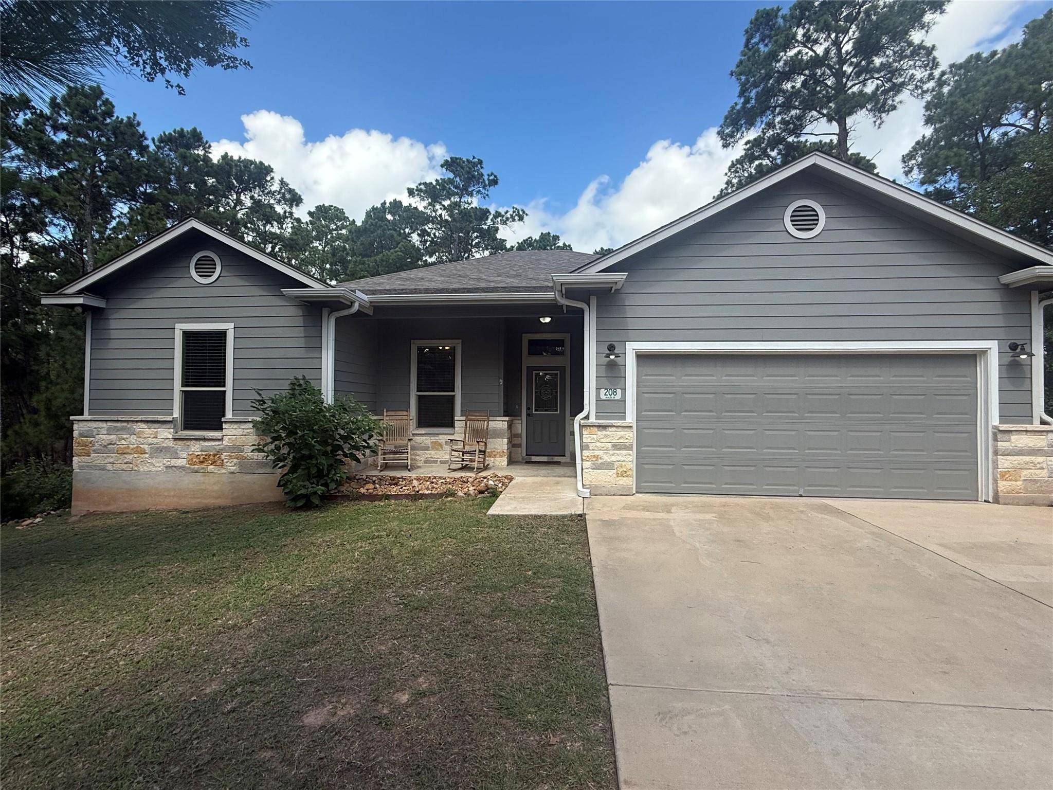 Bastrop, TX 78602,208 Akaloa DR