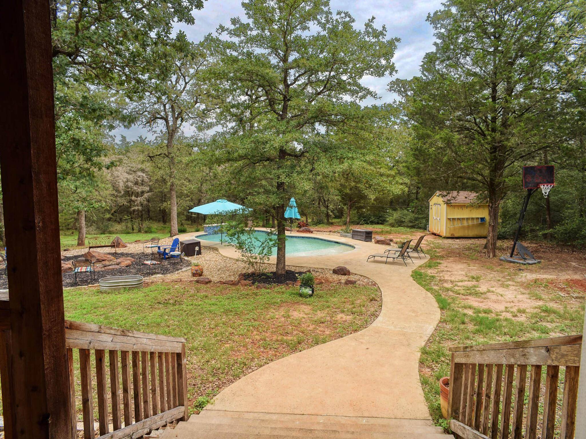 Smithville, TX 78957,247 Campfire WAY