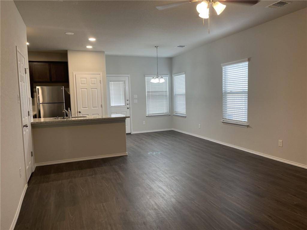 Seguin, TX 78155,637-639 Heather's WAY