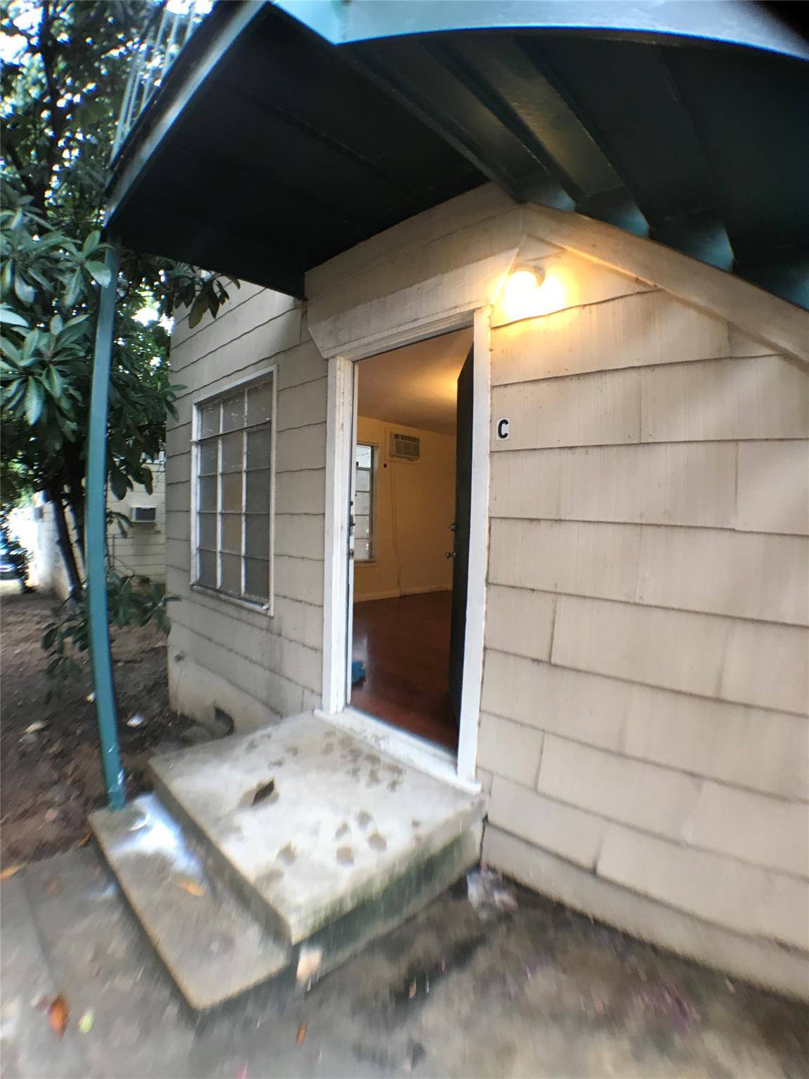 Austin, TX 78705,1009 W 25th and 1/2 ST #C