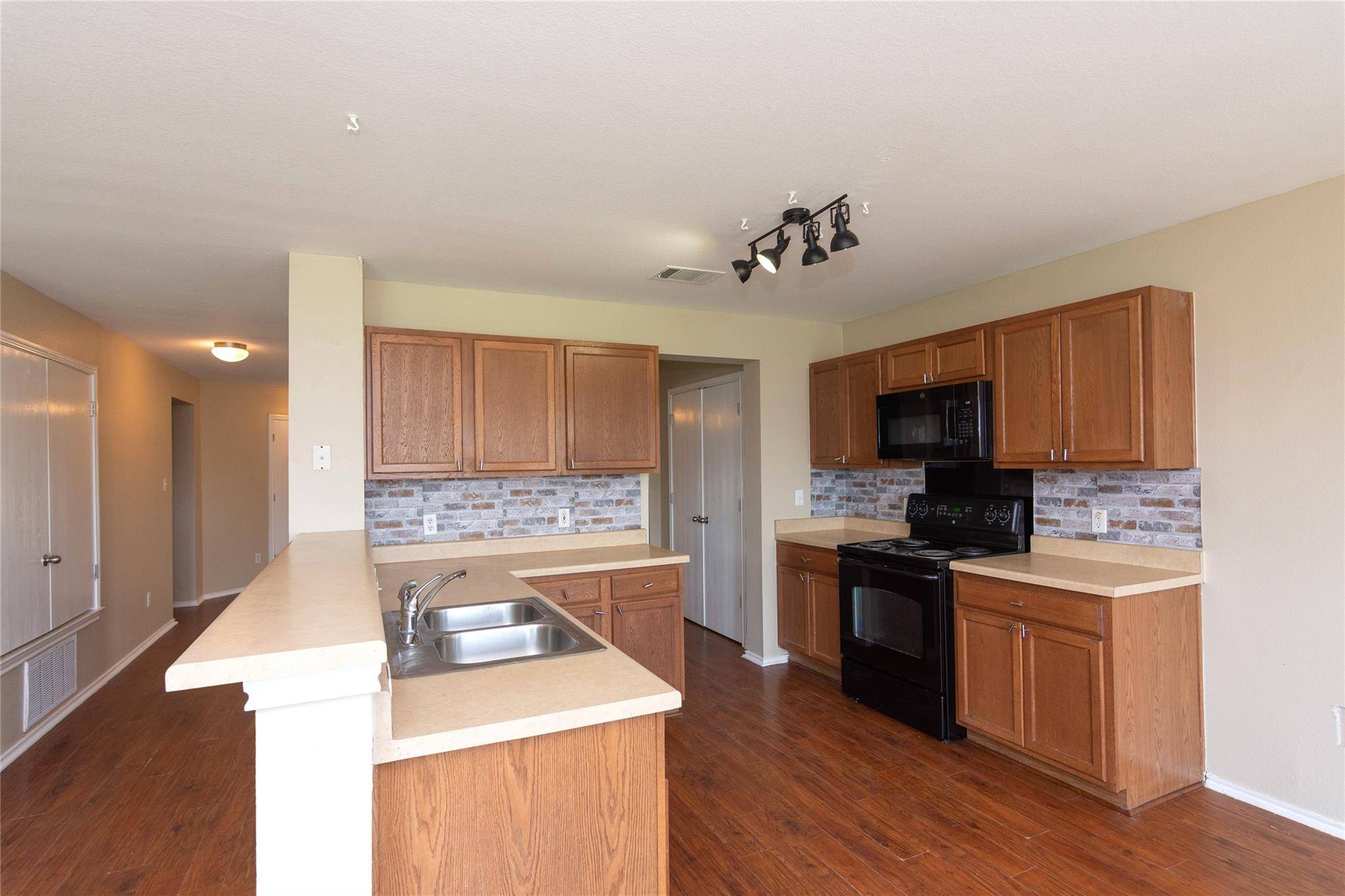Jarrell, TX 76537,245 Shale DR