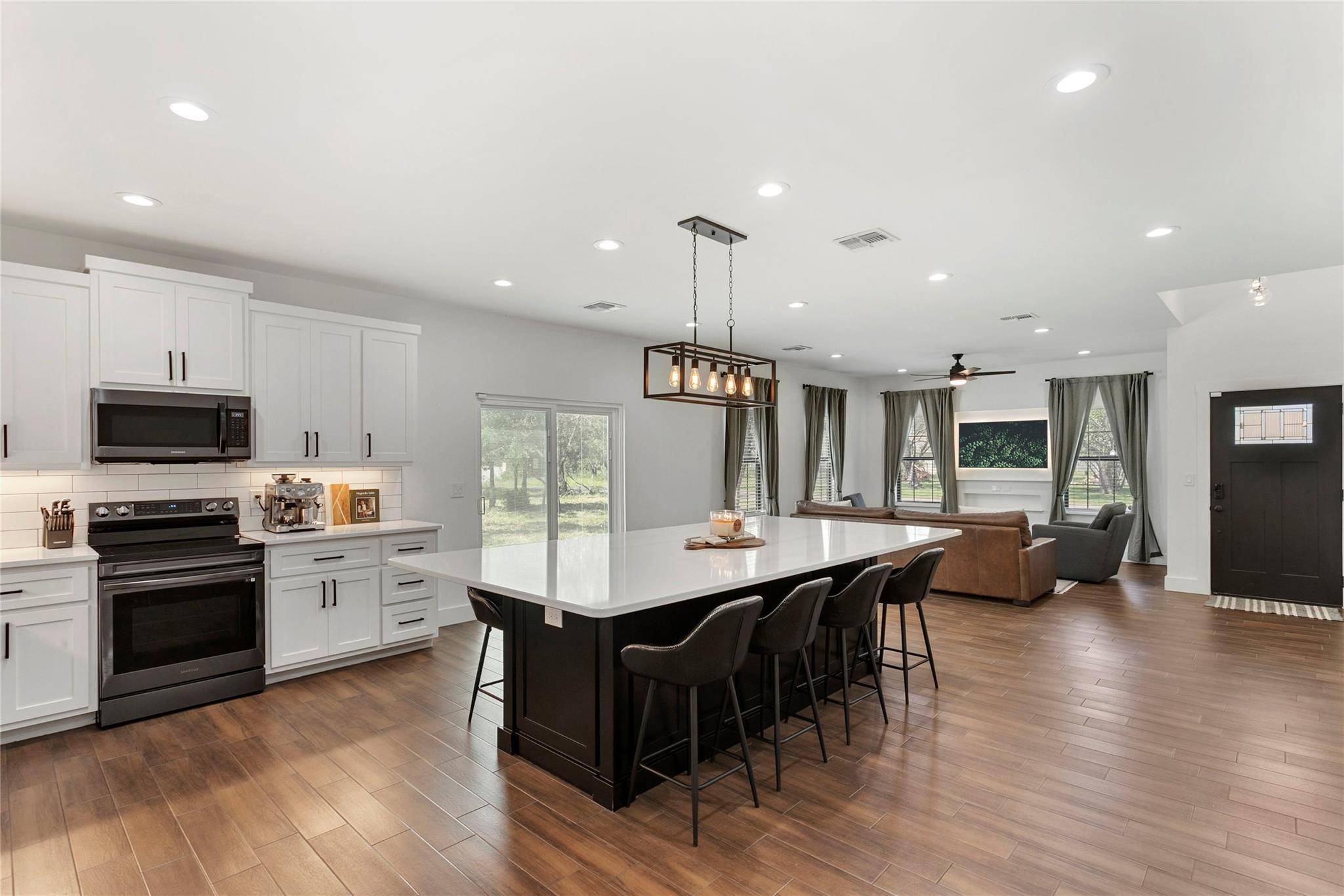 Cottonwood Shores, TX 78657,839 Cypress LN