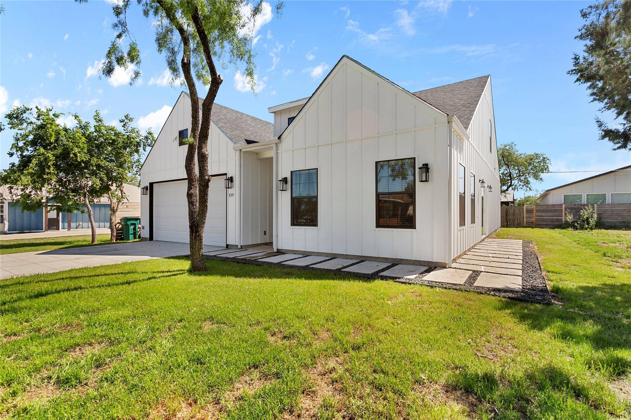 Cottonwood Shores, TX 78657,839 Cypress LN