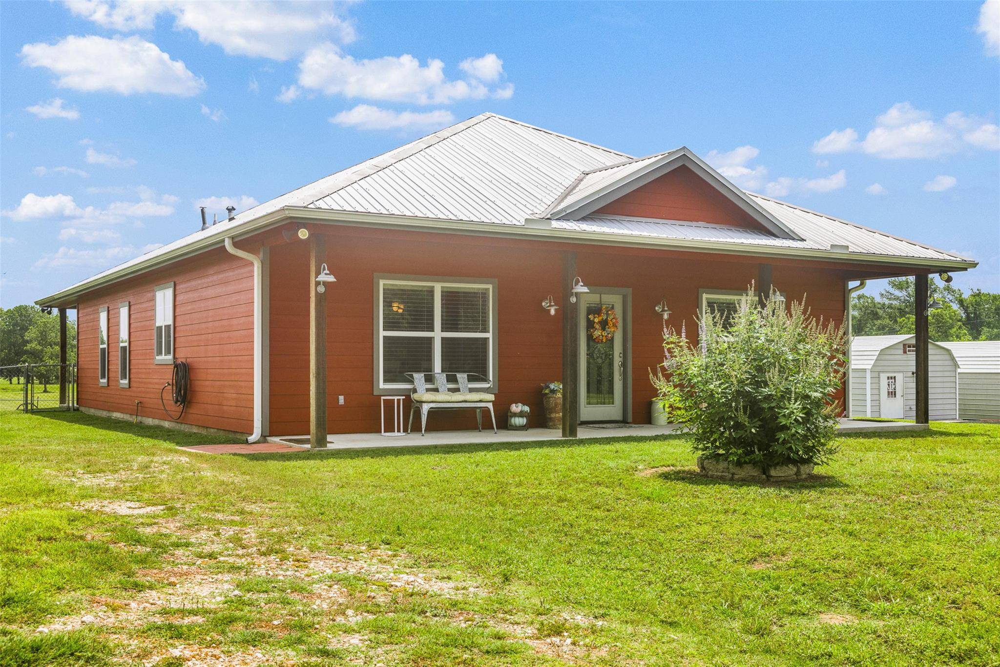 Lexington, TX 78947,1122 County Road 344 RD