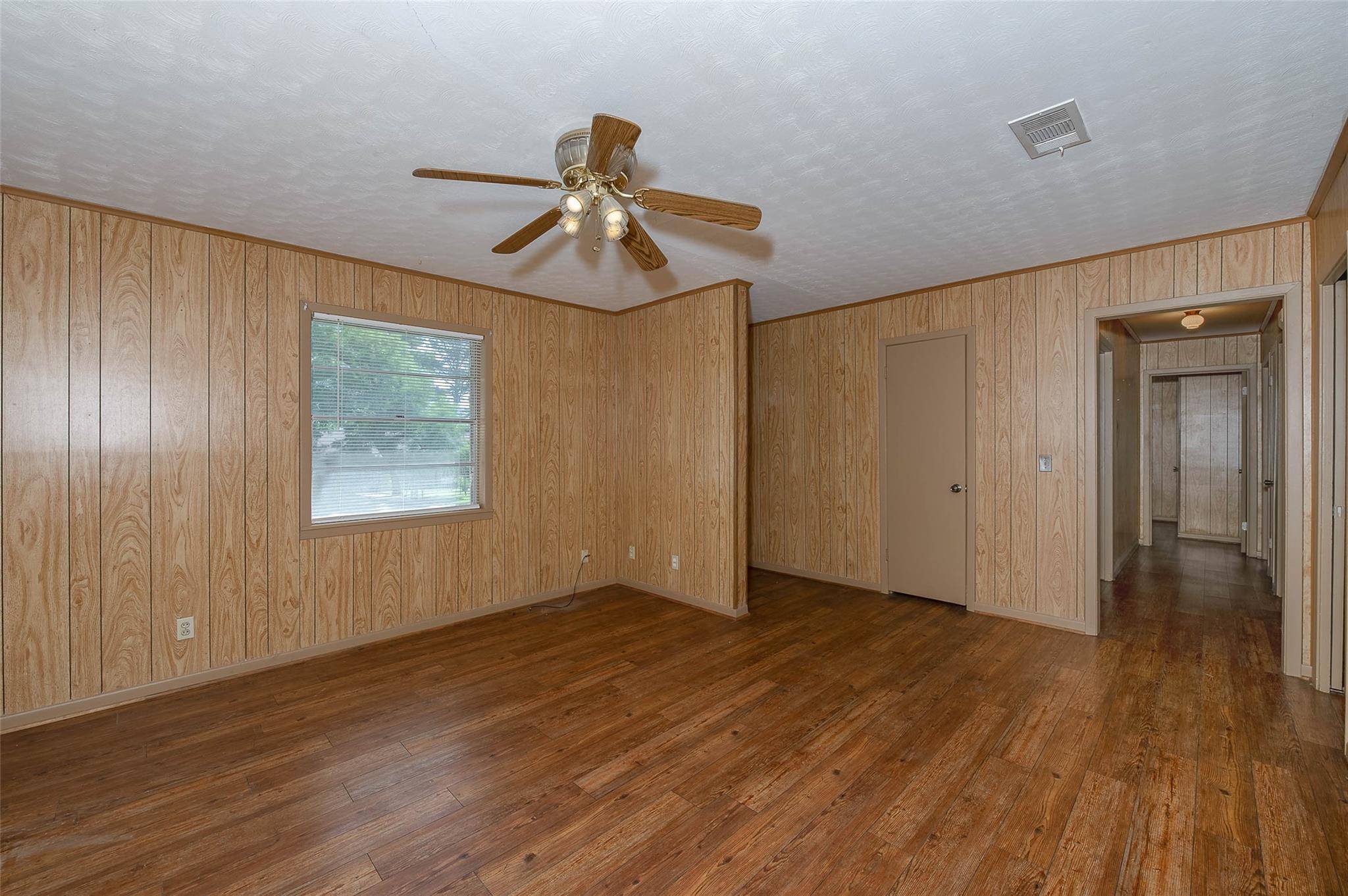 Caldwell, TX 77836,507 N Echols