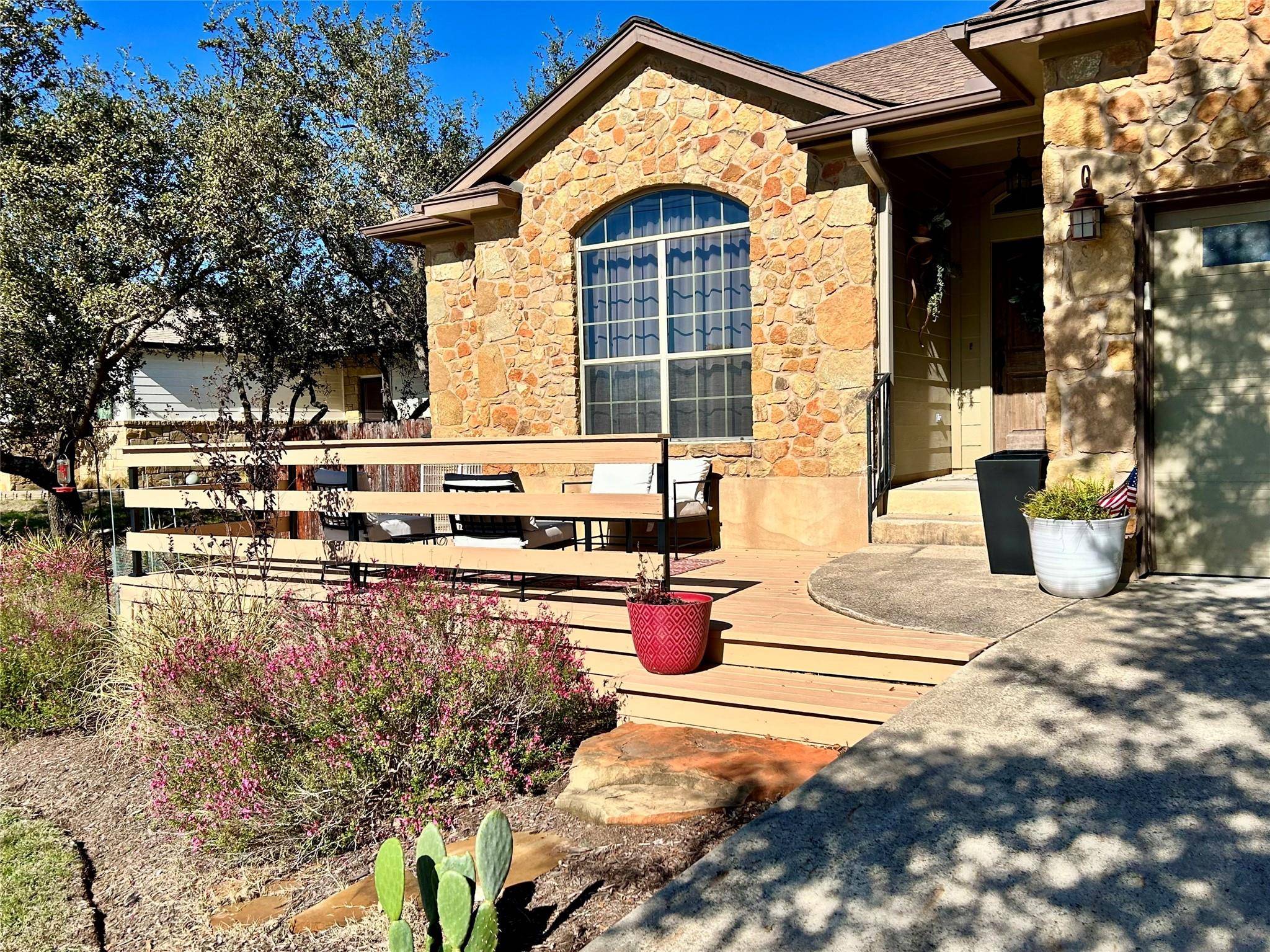 Dripping Springs, TX 78620,10039 Janet LOOP