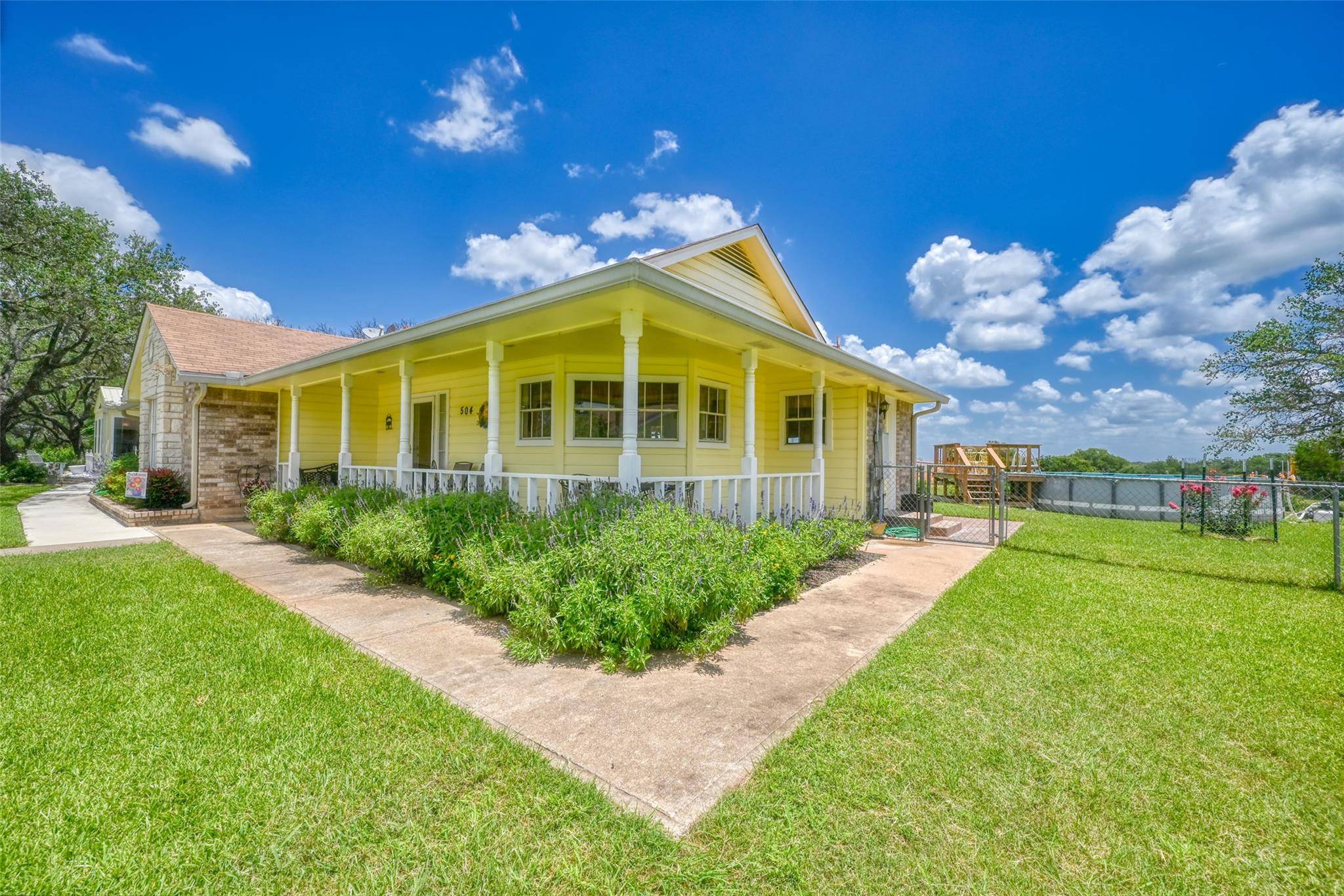 Johnson City, TX 78636,504 N Avenue N