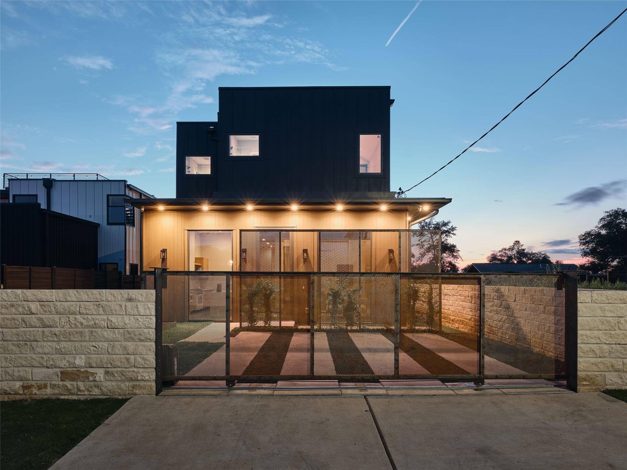 Austin, TX 78741,412 Kemp ST